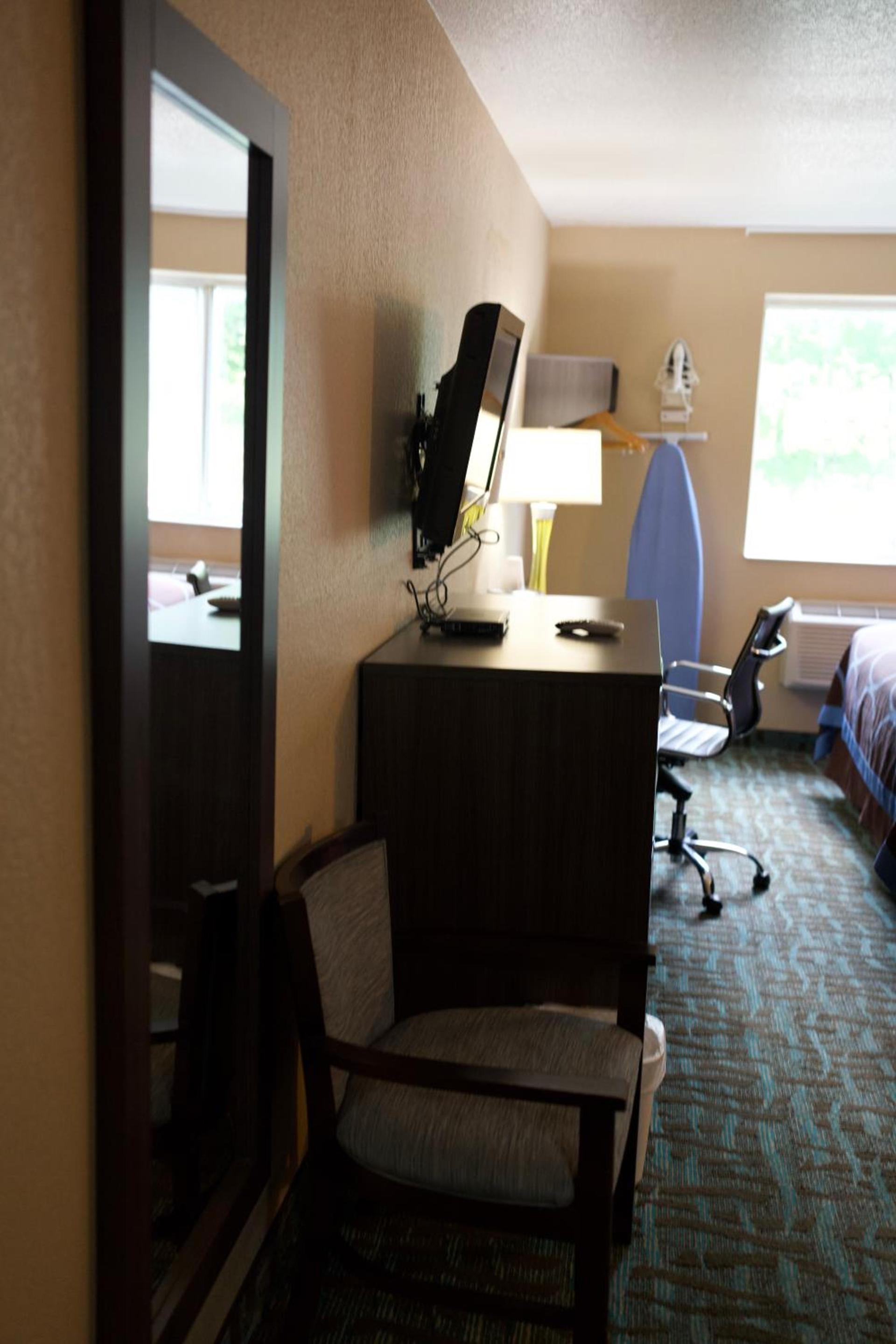 Quality Inn Johnstown photo 35