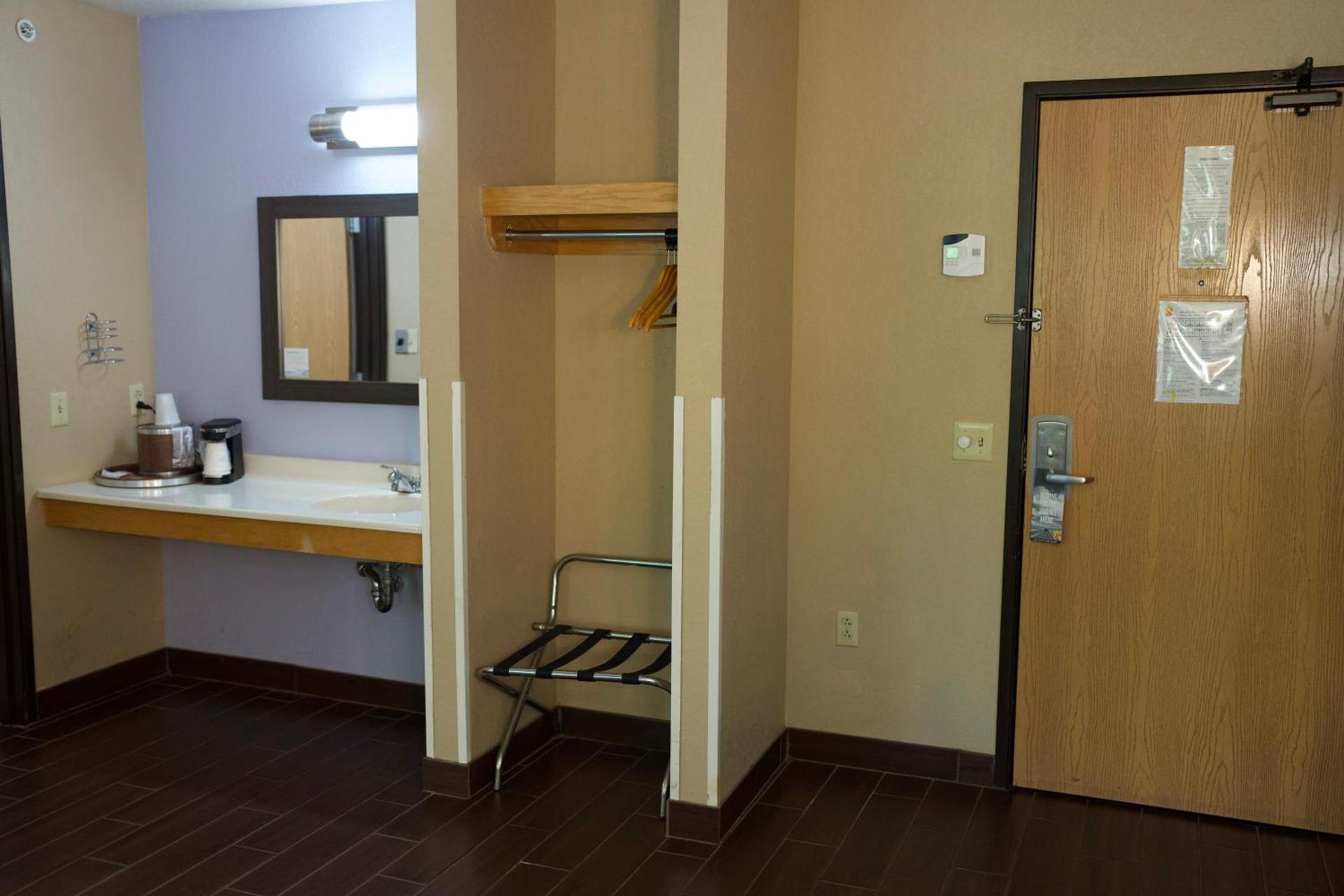 Quality Inn Johnstown photo 51