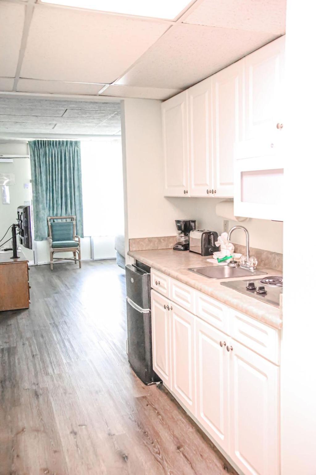 Days Inn & Suites by Wyndham Jekyll Island photo 40