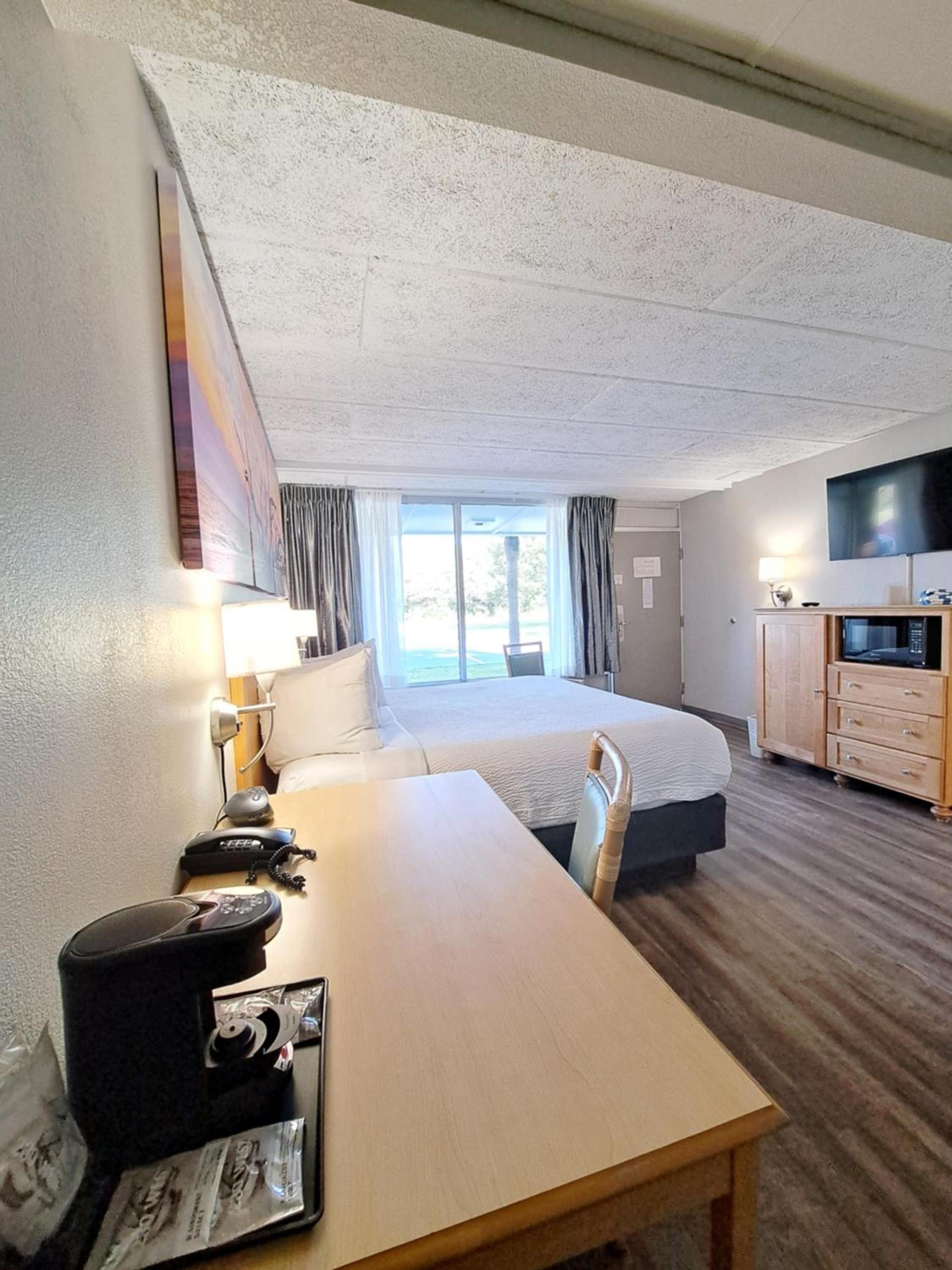 Days Inn & Suites by Wyndham Jekyll Island photo 44