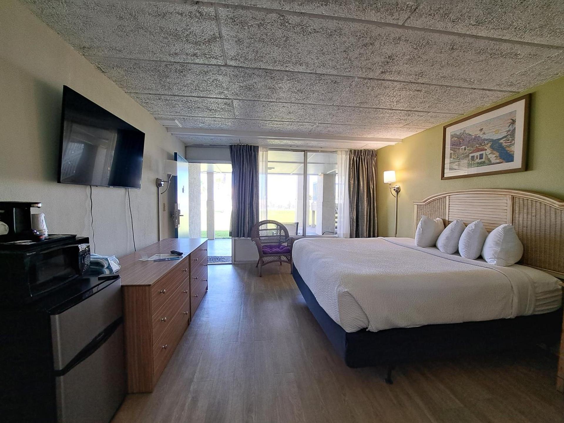 Days Inn & Suites by Wyndham Jekyll Island photo 47