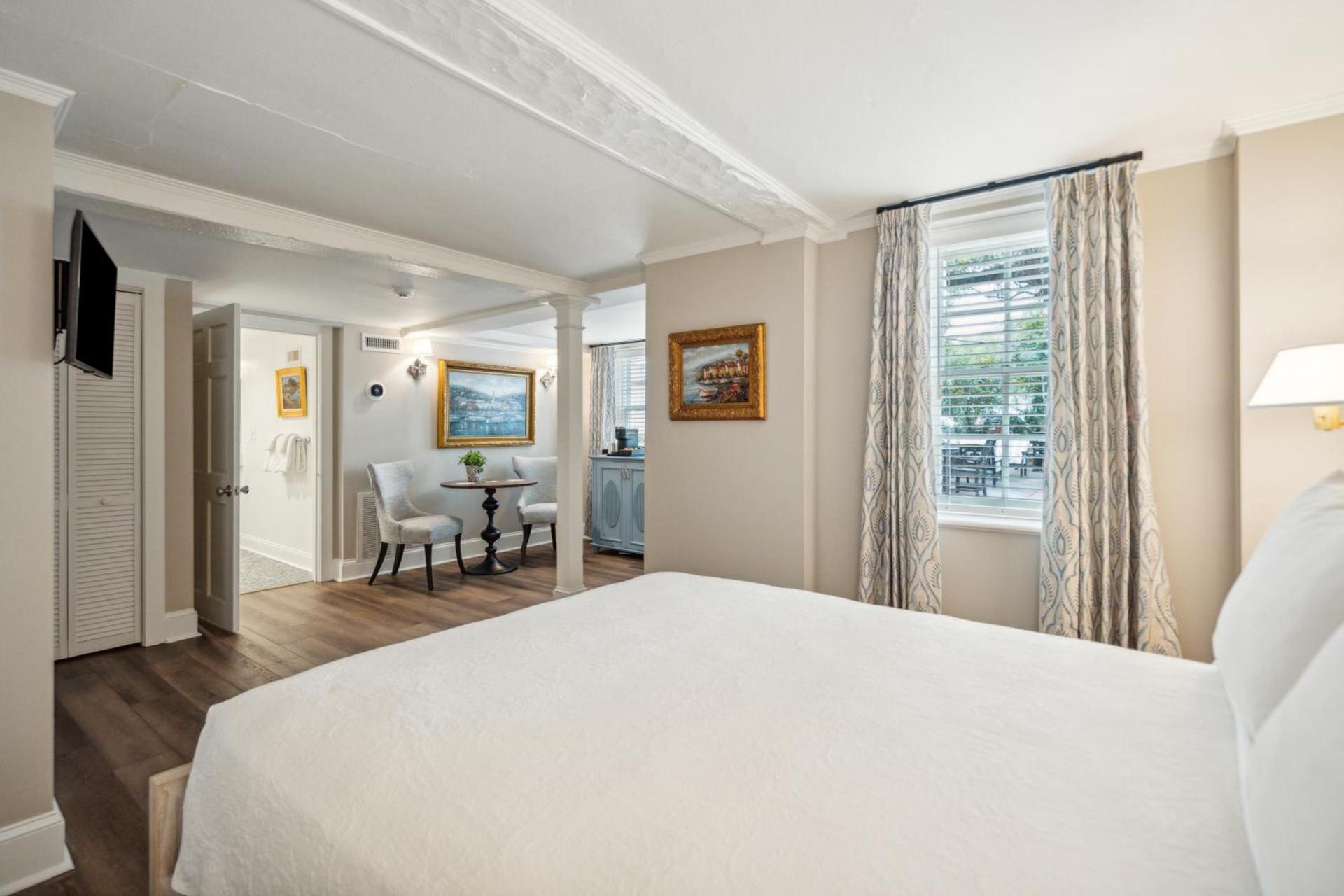 Cuthbert House photo 48
