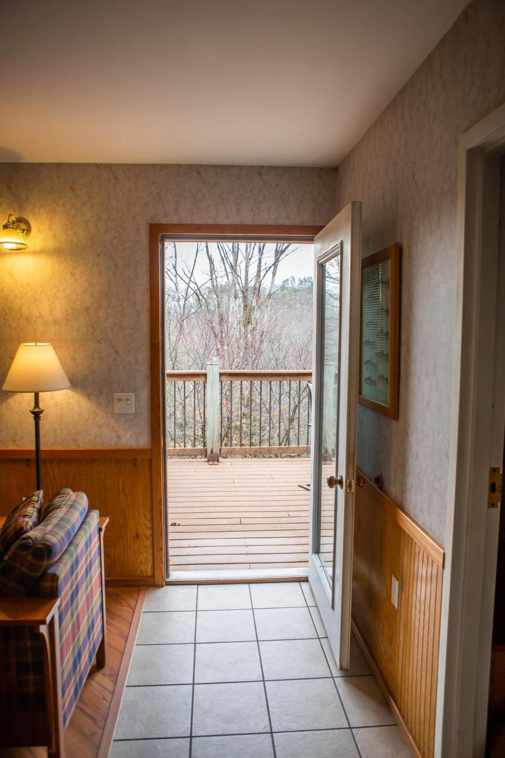 Montauk Lodge photo 15
