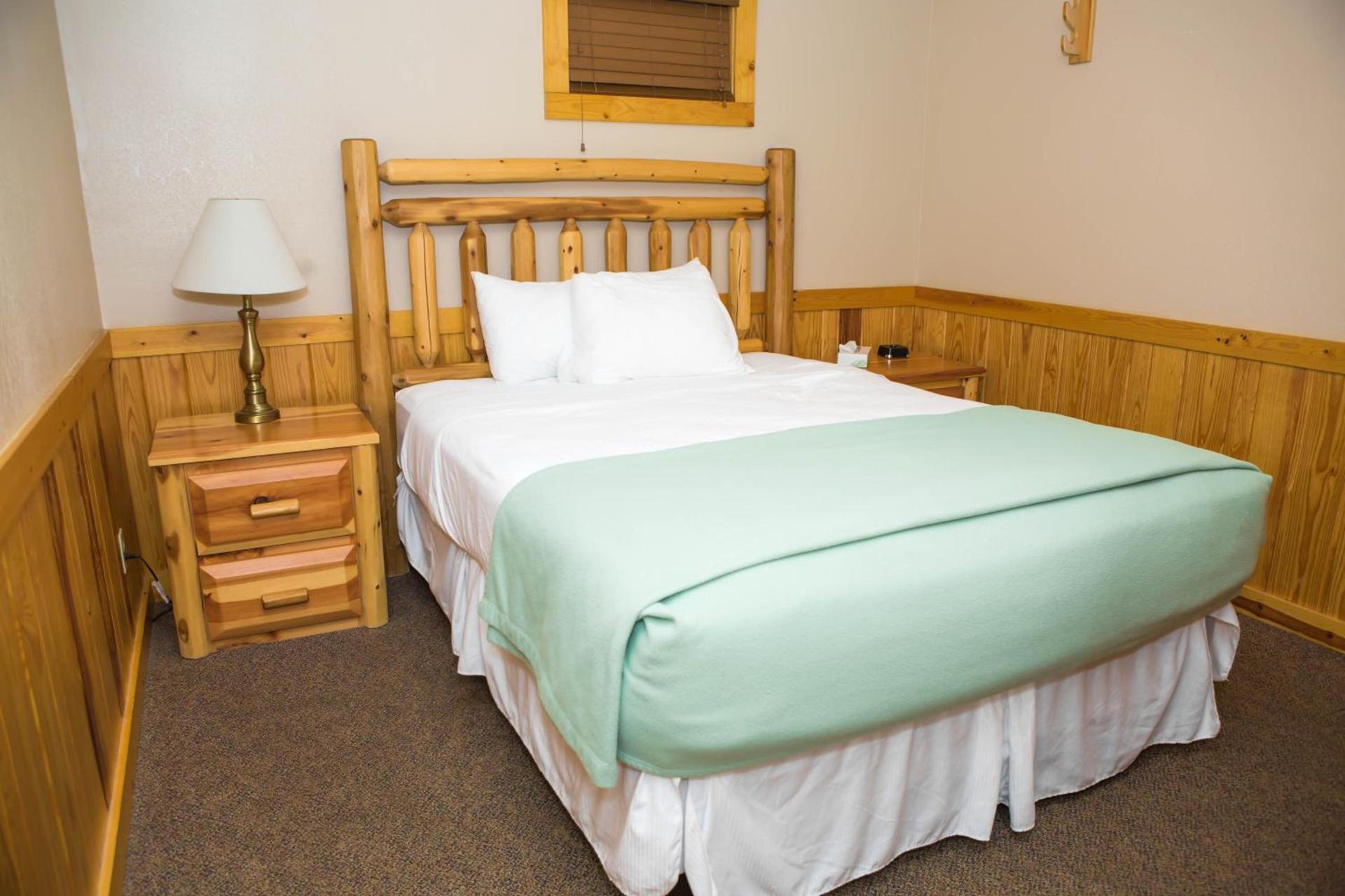 Montauk Lodge photo 19