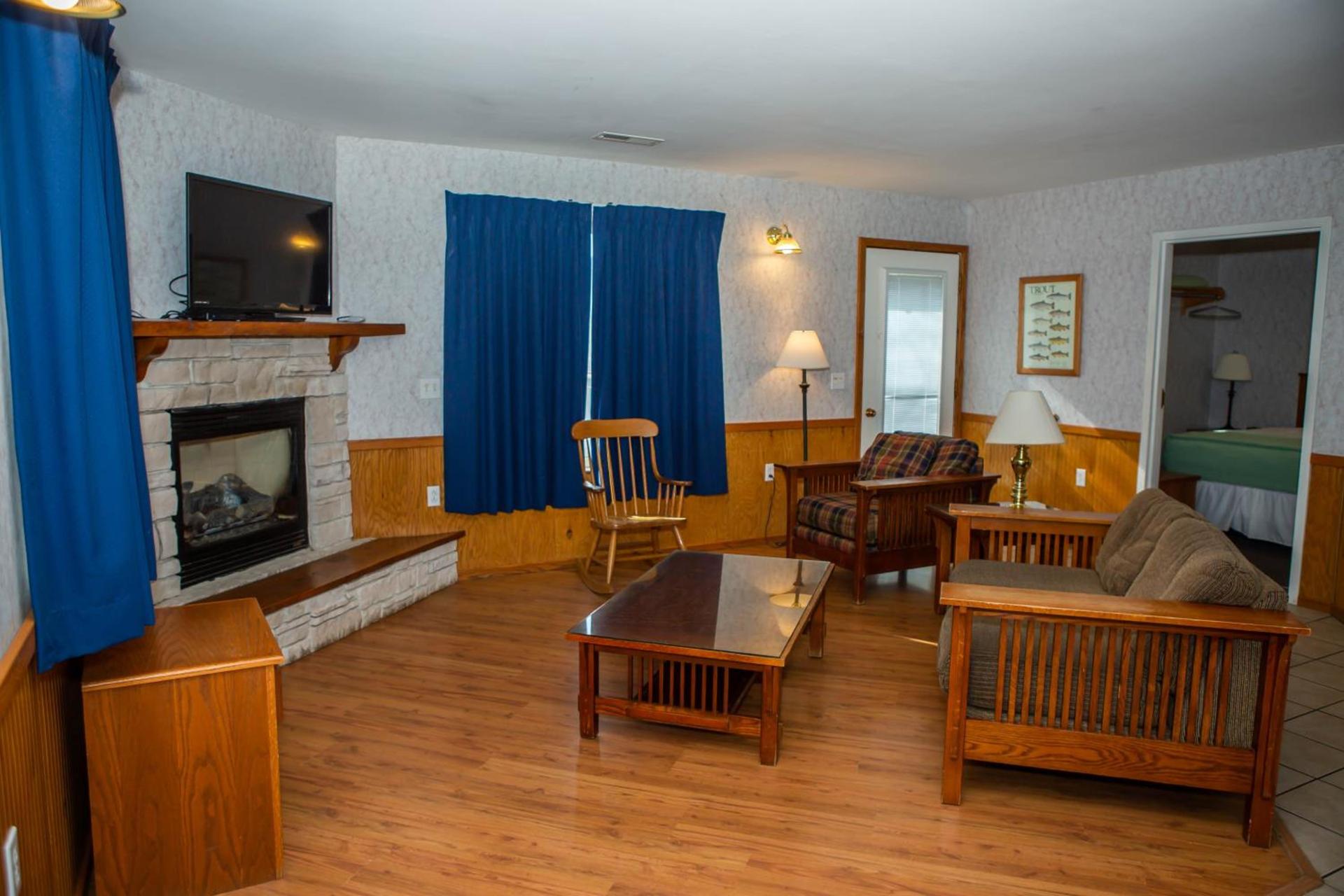Montauk Lodge photo 27
