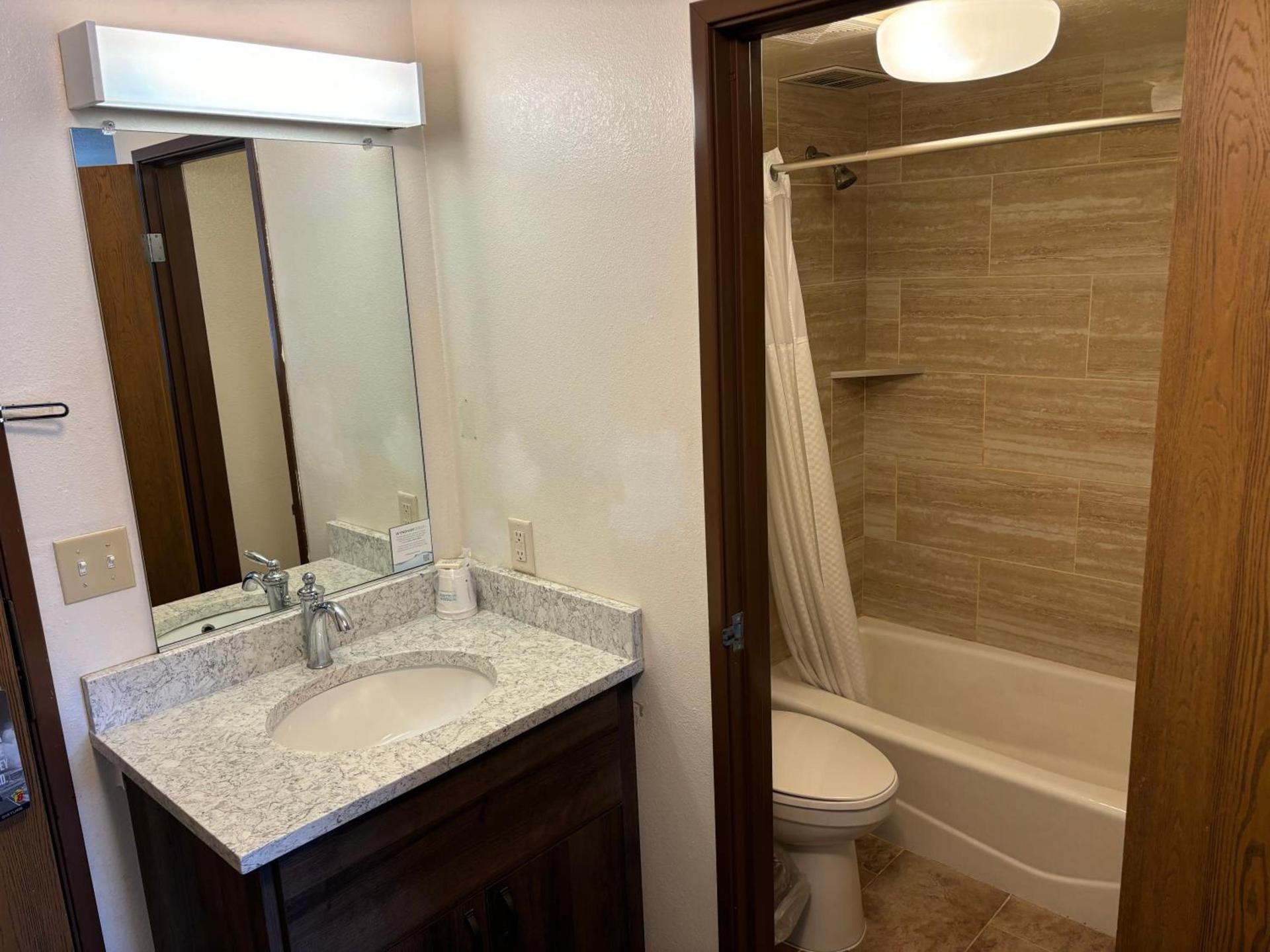 Super 8 by Wyndham Rexburg photo 14