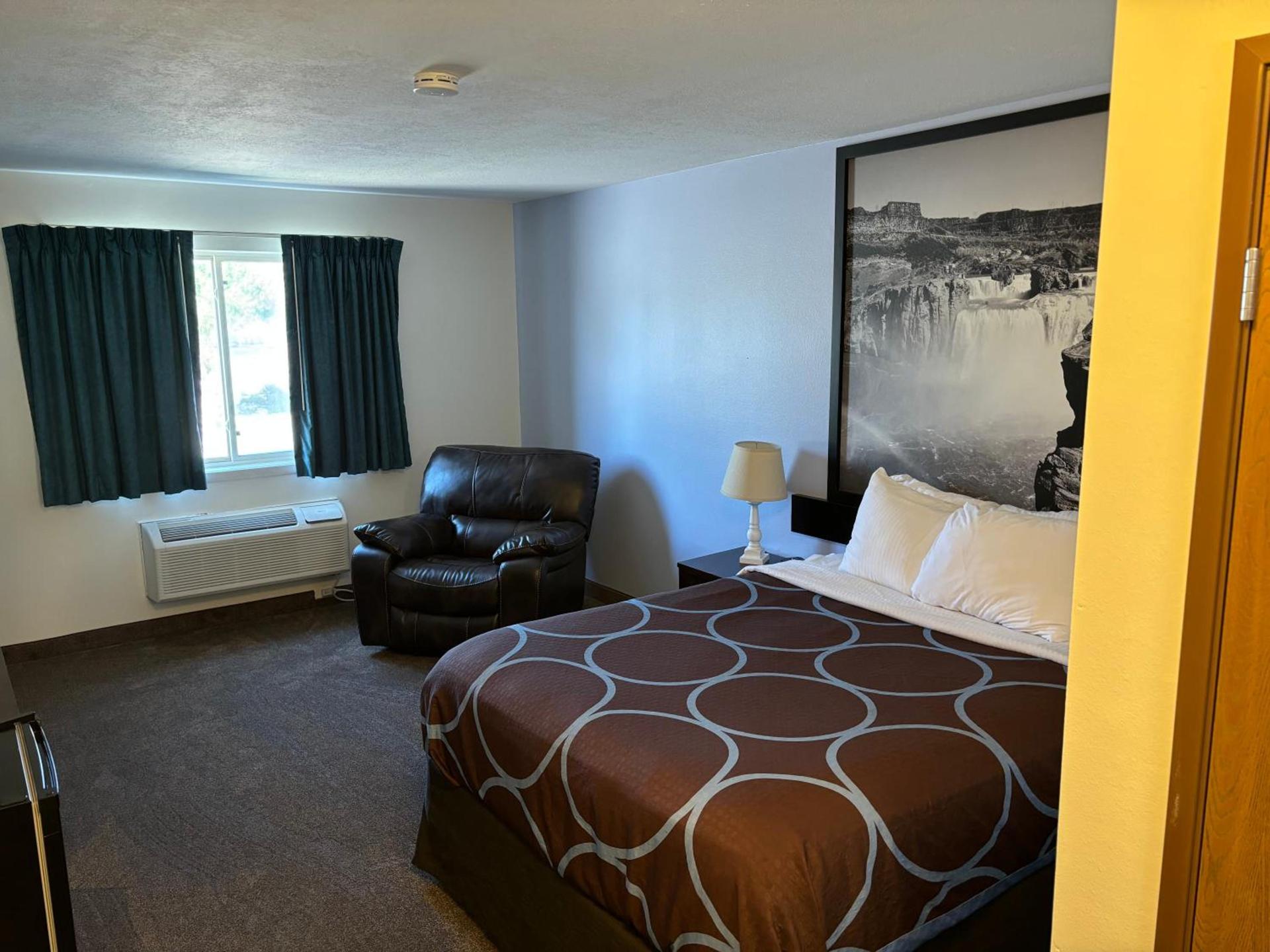 Super 8 by Wyndham Rexburg photo 17