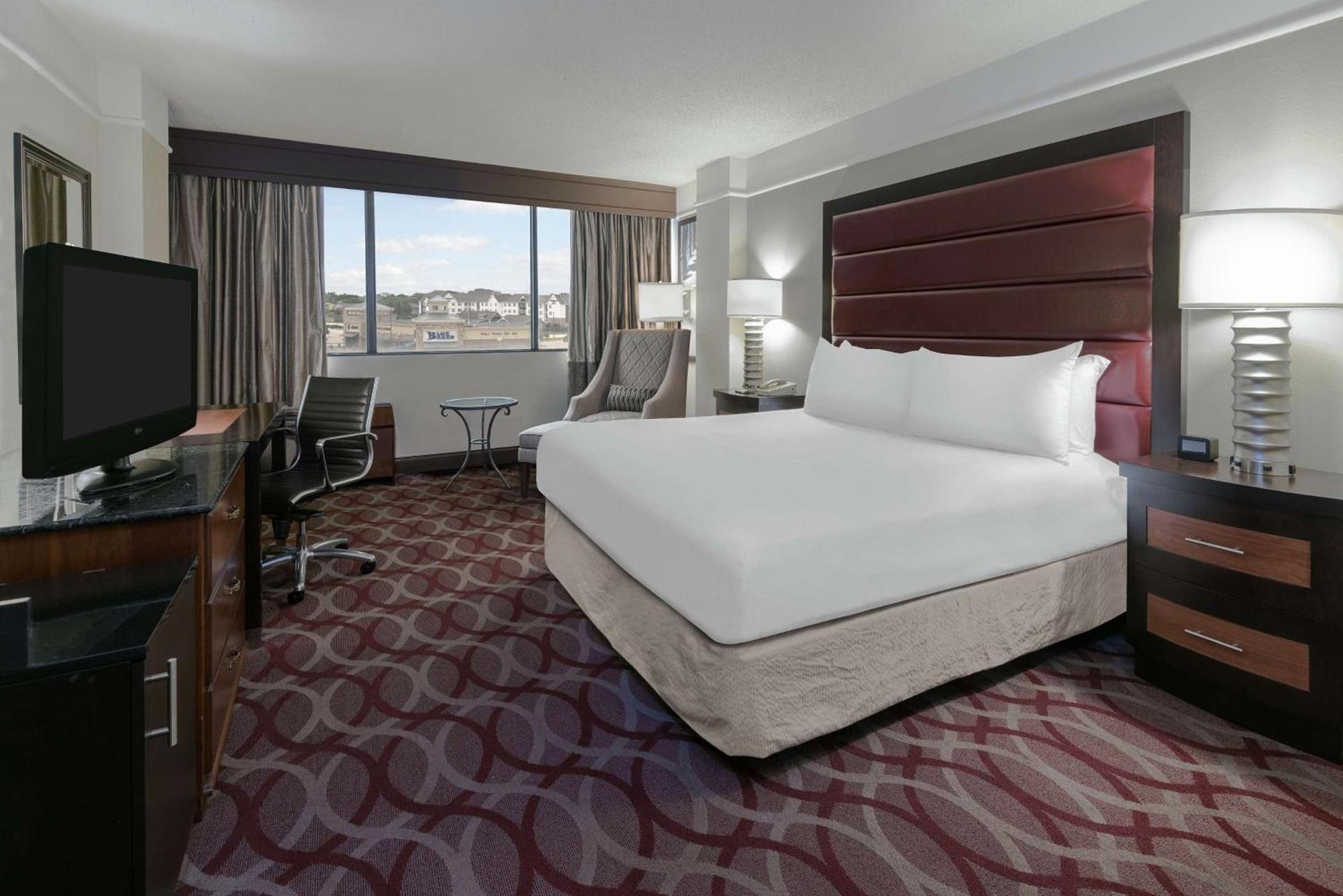 Hilton College Station & Conference Center photo 22