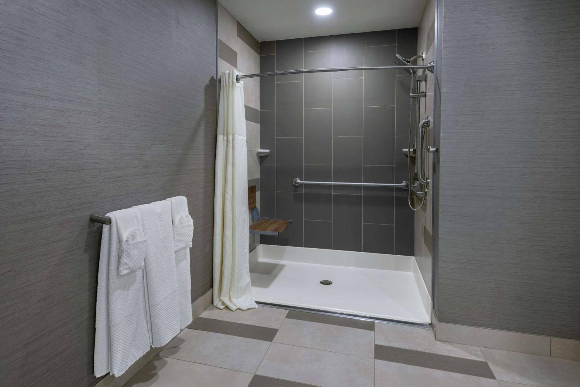Hilton College Station & Conference Center photo 23