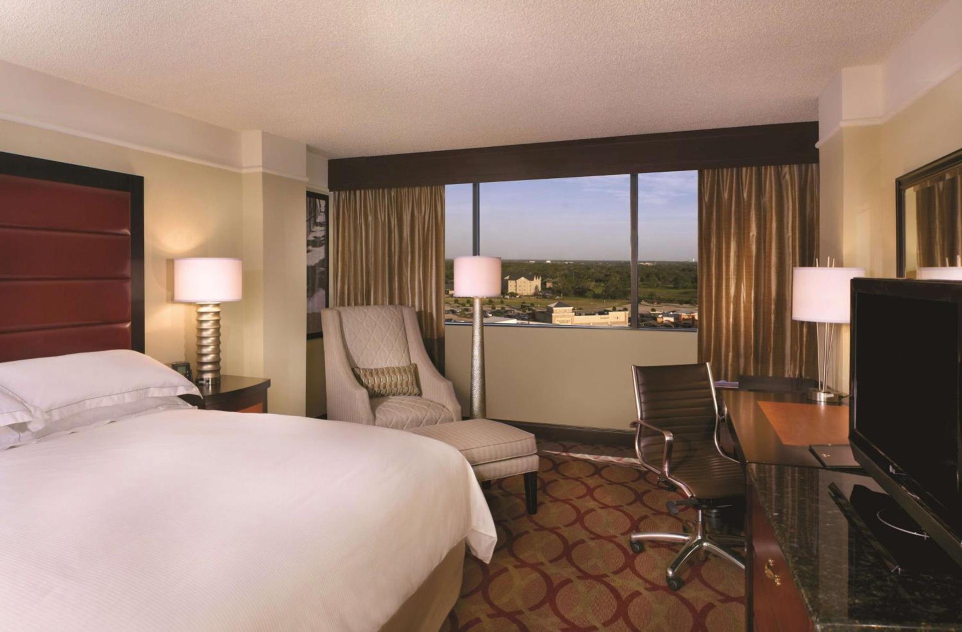 Hilton College Station & Conference Center photo 33