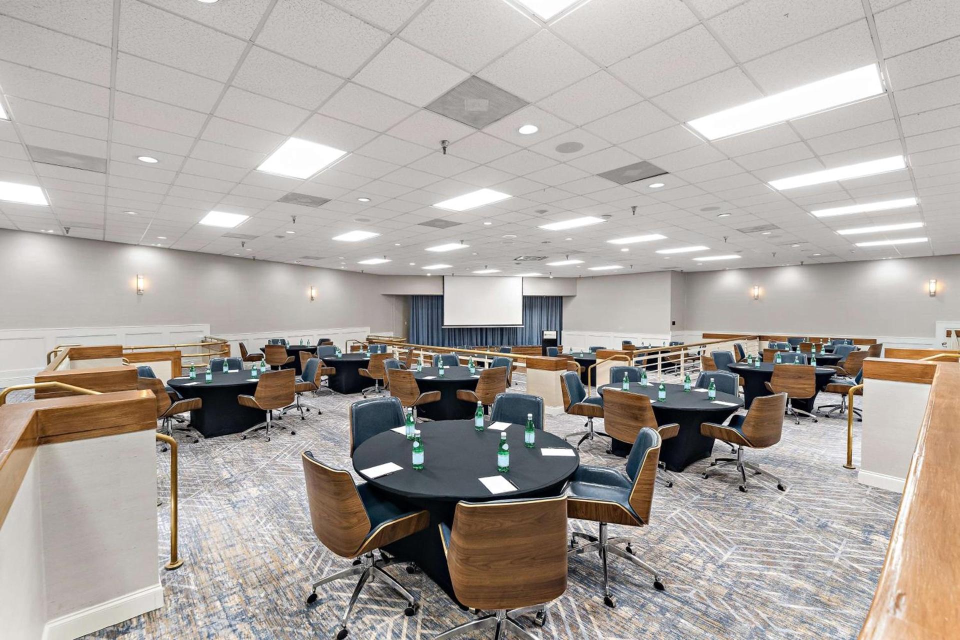 Hilton College Station & Conference Center photo 44