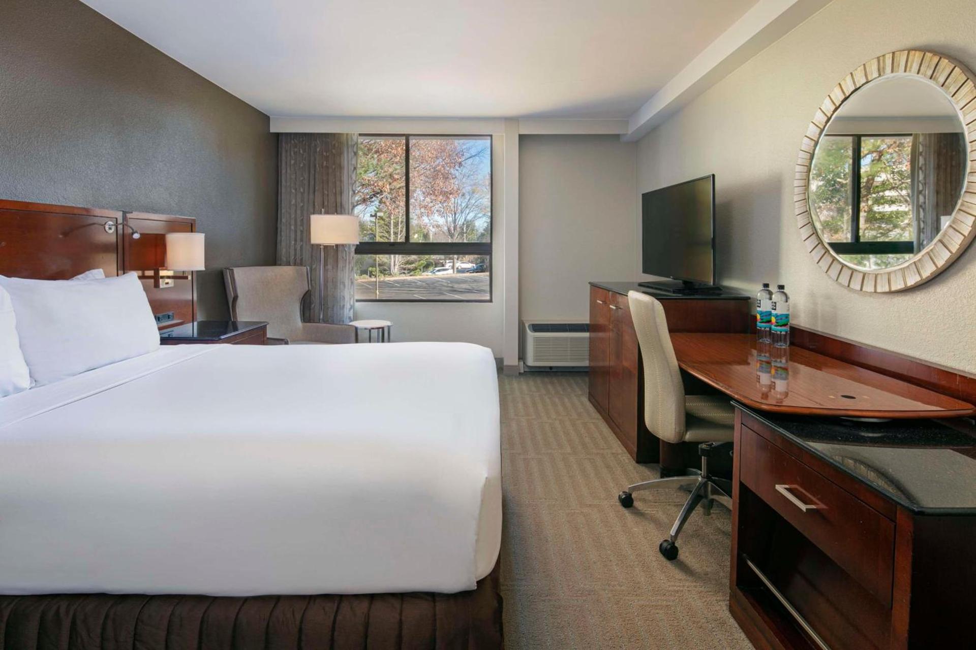 Sonesta Charlotte Lower South End photo 11