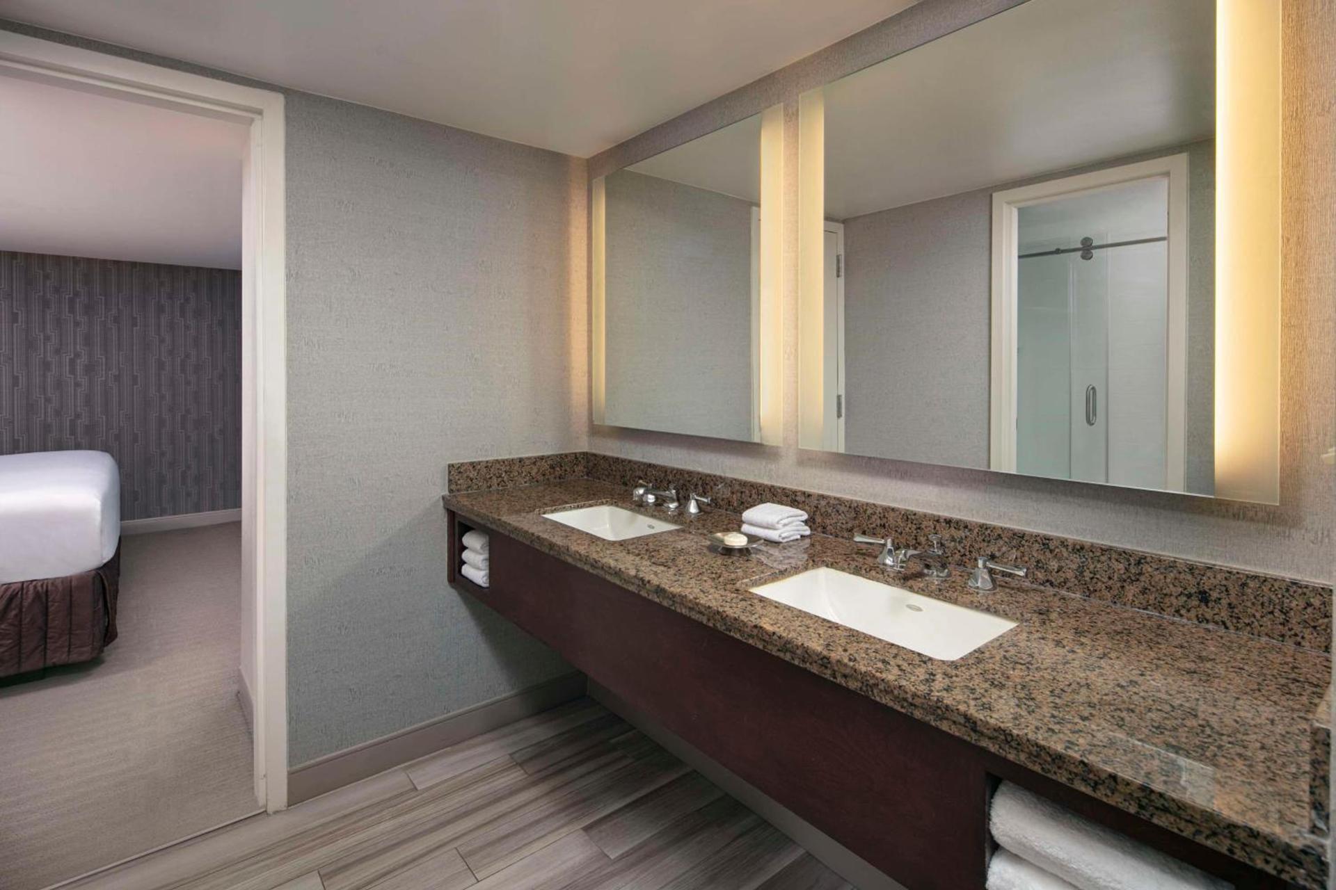 Sonesta Charlotte Lower South End photo 29