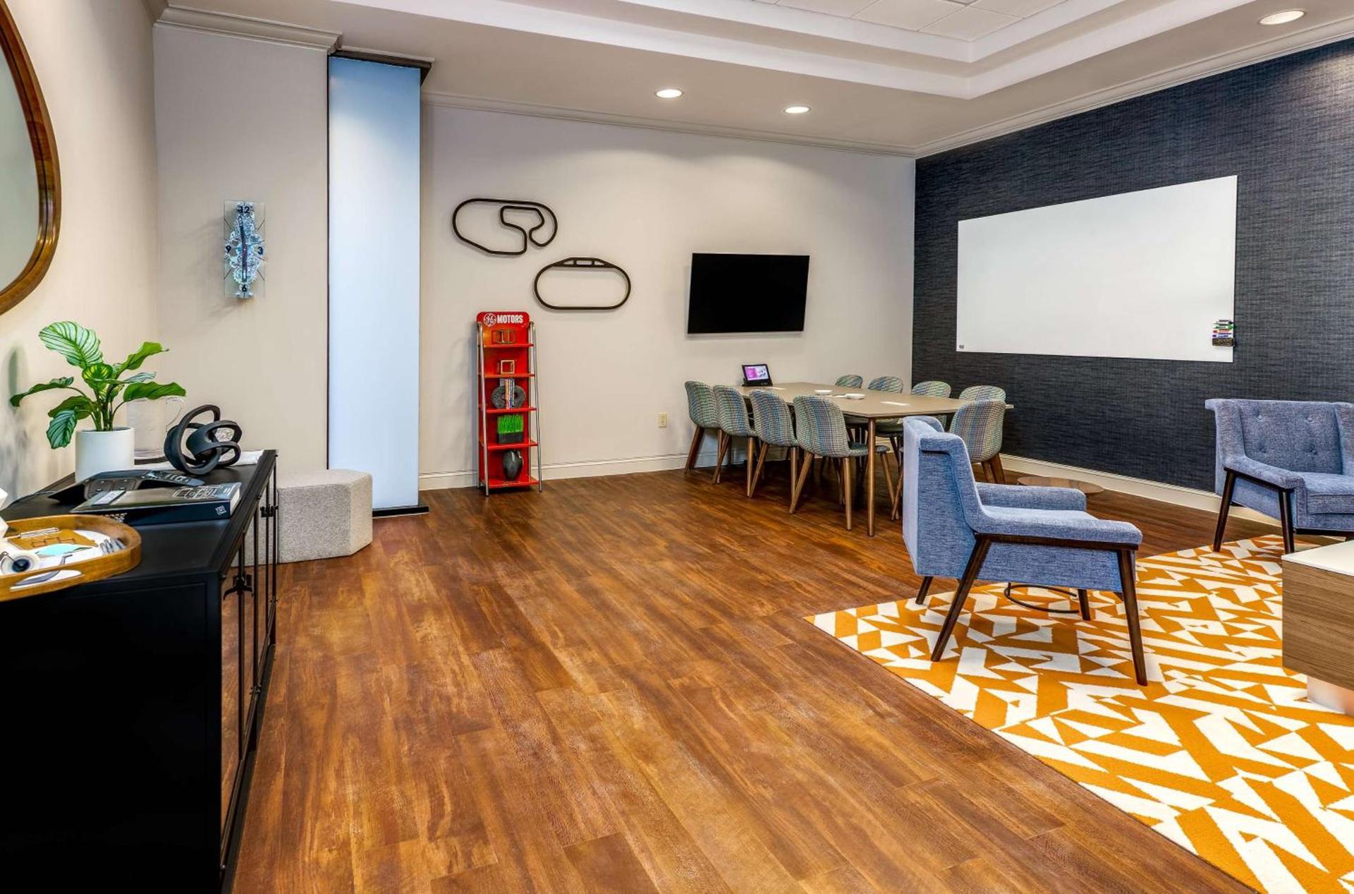 Sonesta Charlotte Lower South End photo 55