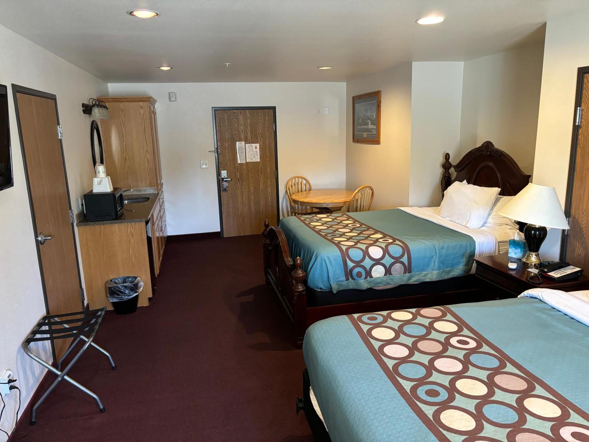 Super 8 by Wyndham Rexburg photo 26