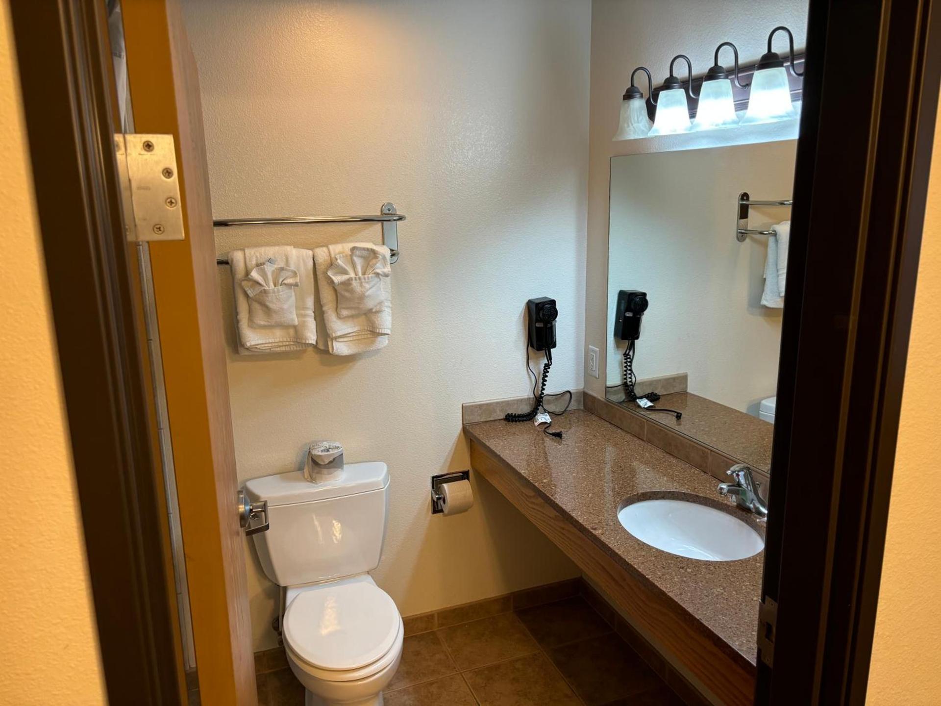 Super 8 by Wyndham Rexburg photo 29