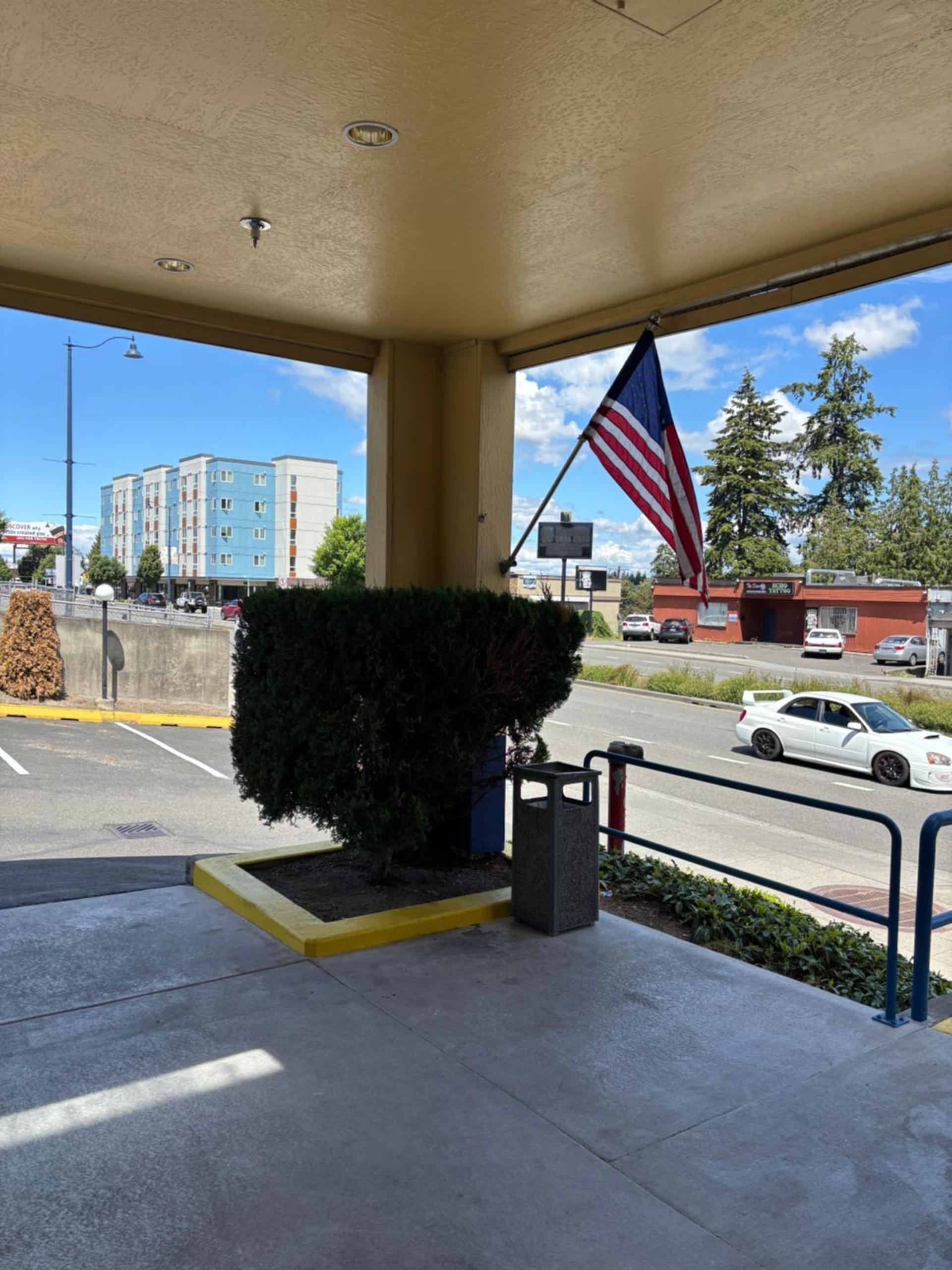 Days Inn by Wyndham Seattle Aurora photo 16