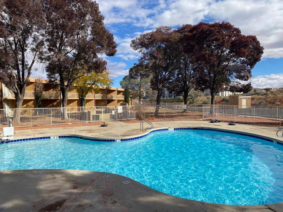 Scenic View Inn - Lake Powell - Page AZ photo 43