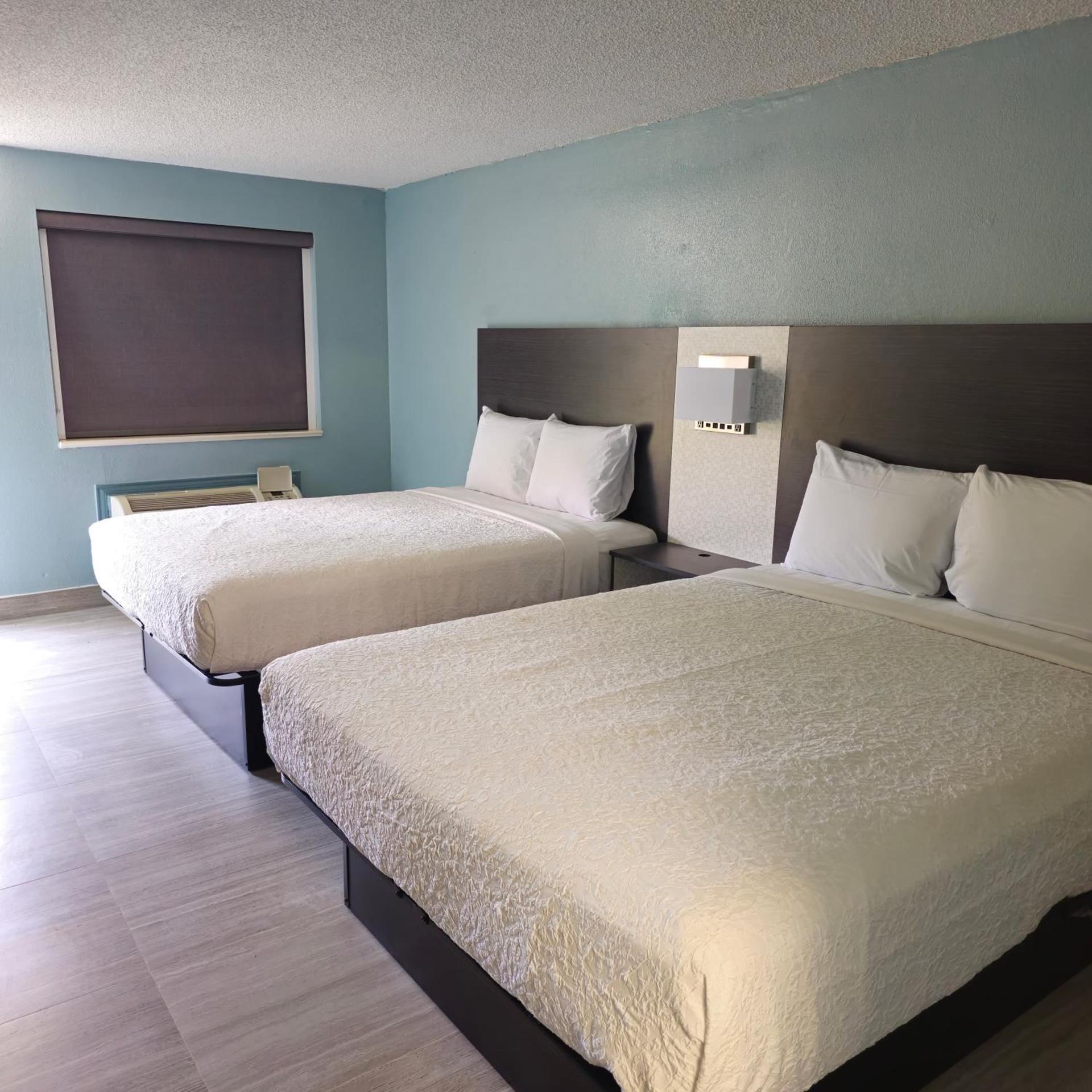 Lone Star Inn & Suites by OYO Harlingen TX photo 6
