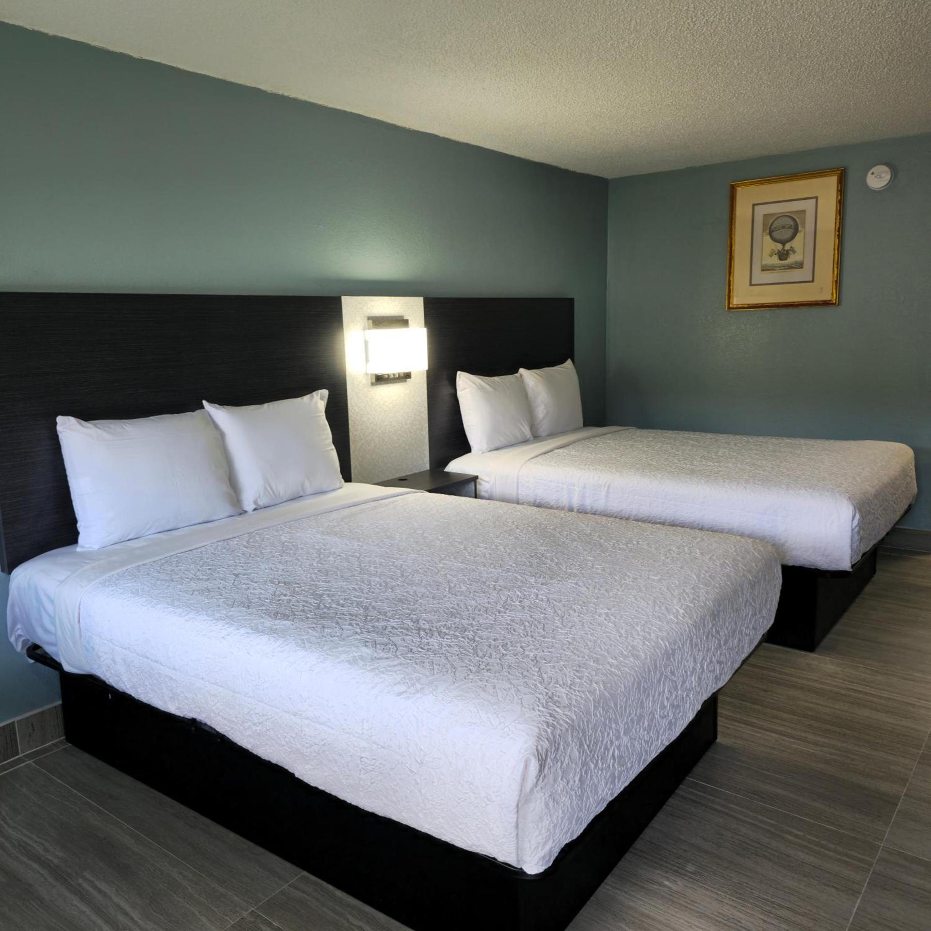 Lone Star Inn & Suites by OYO Harlingen TX photo 9