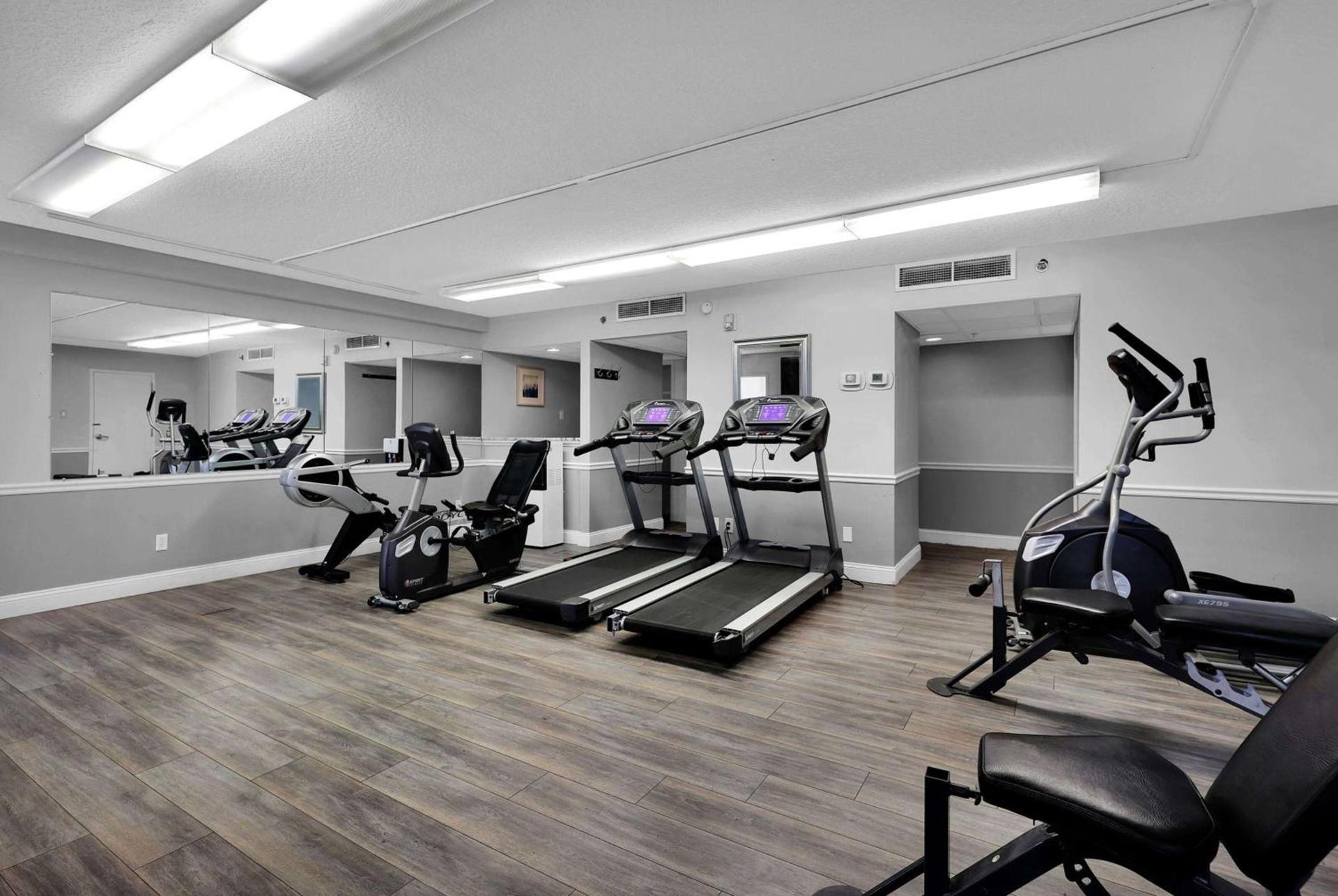 Ramada by Wyndham Jacksonville I-95 by Butler Blvd photo 29