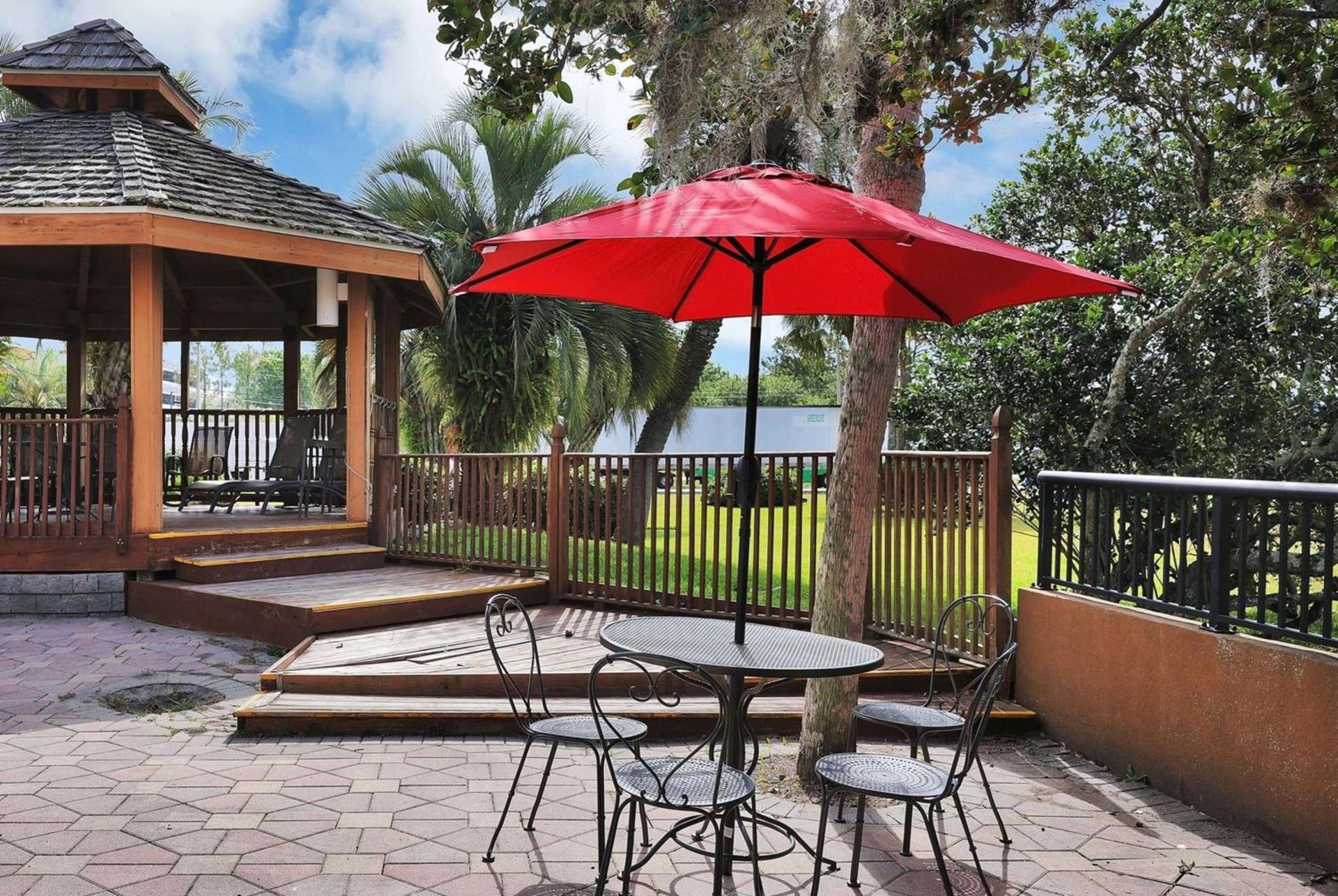 Ramada by Wyndham Jacksonville I-95 by Butler Blvd photo 81
