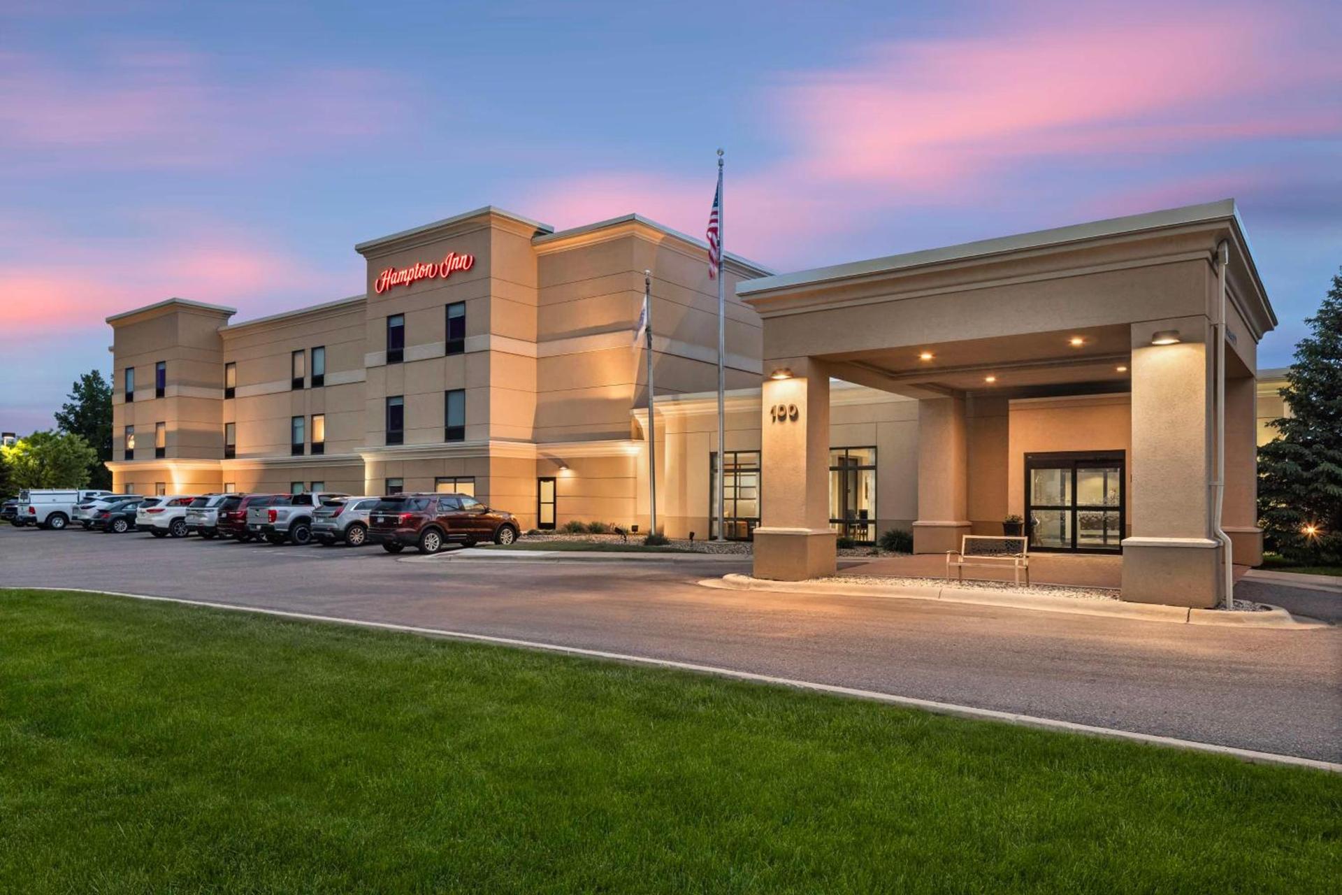 Hampton Inn Fairmont photo 2