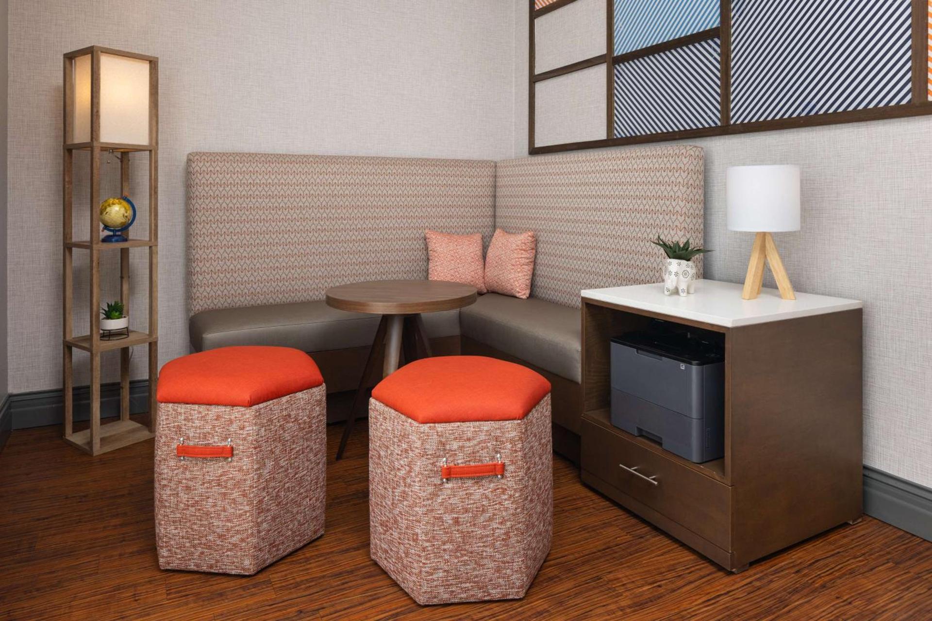 Hampton Inn Fairmont photo 3