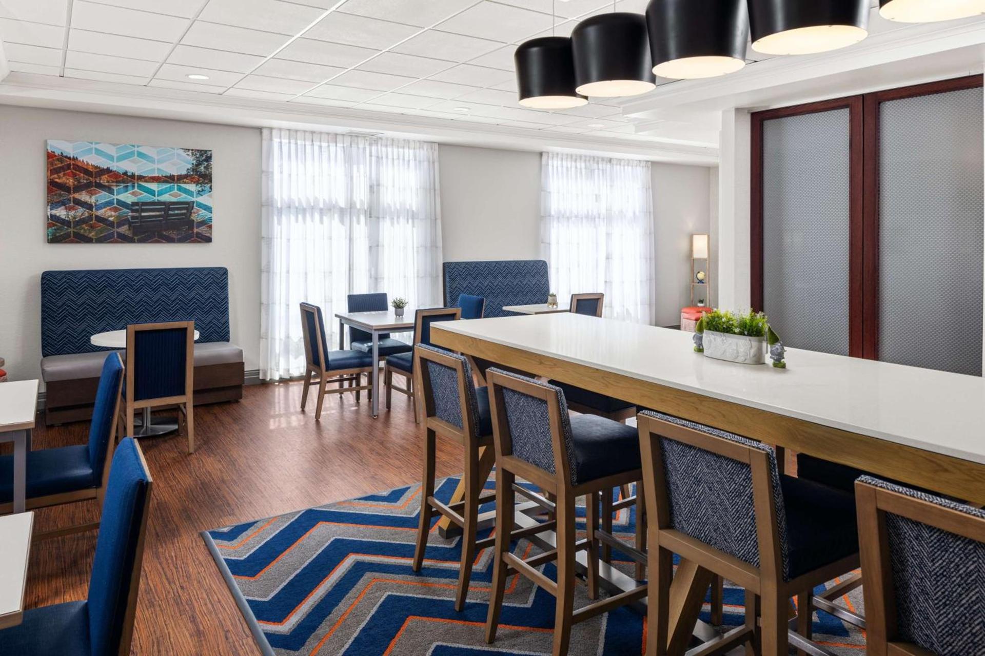 Hampton Inn Fairmont photo 6