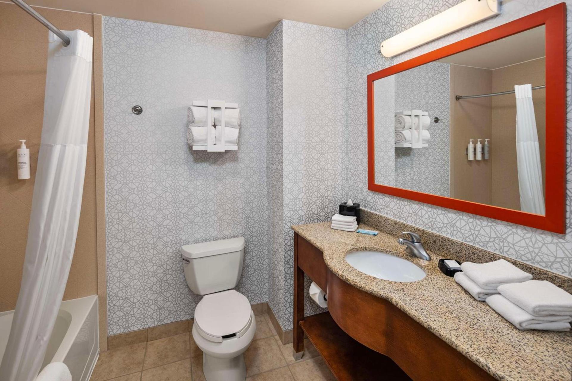 Hampton Inn Fairmont photo 21