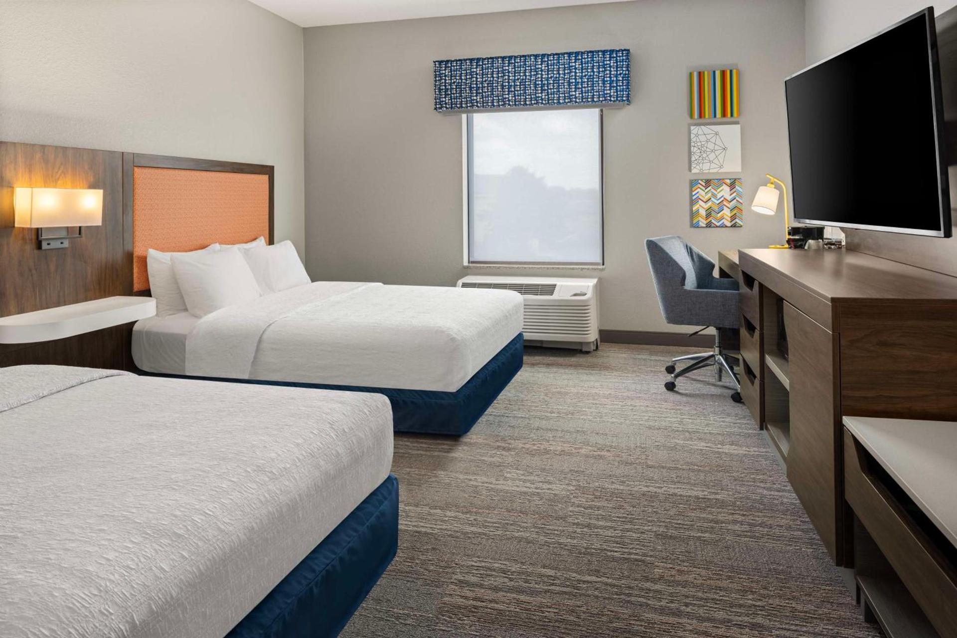 Hampton Inn Fairmont photo 30