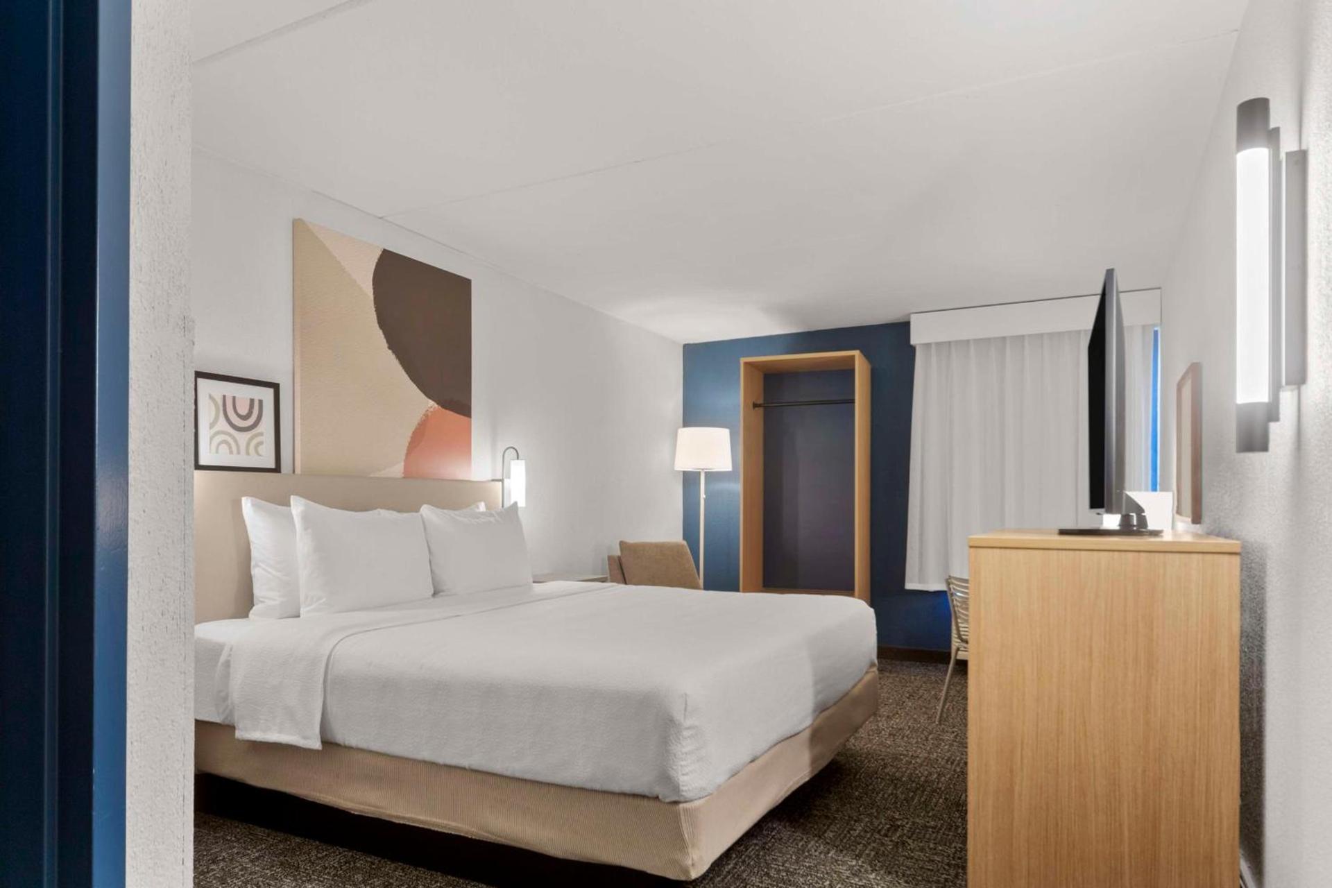 Spark By Hilton Grand Prairie photo 21