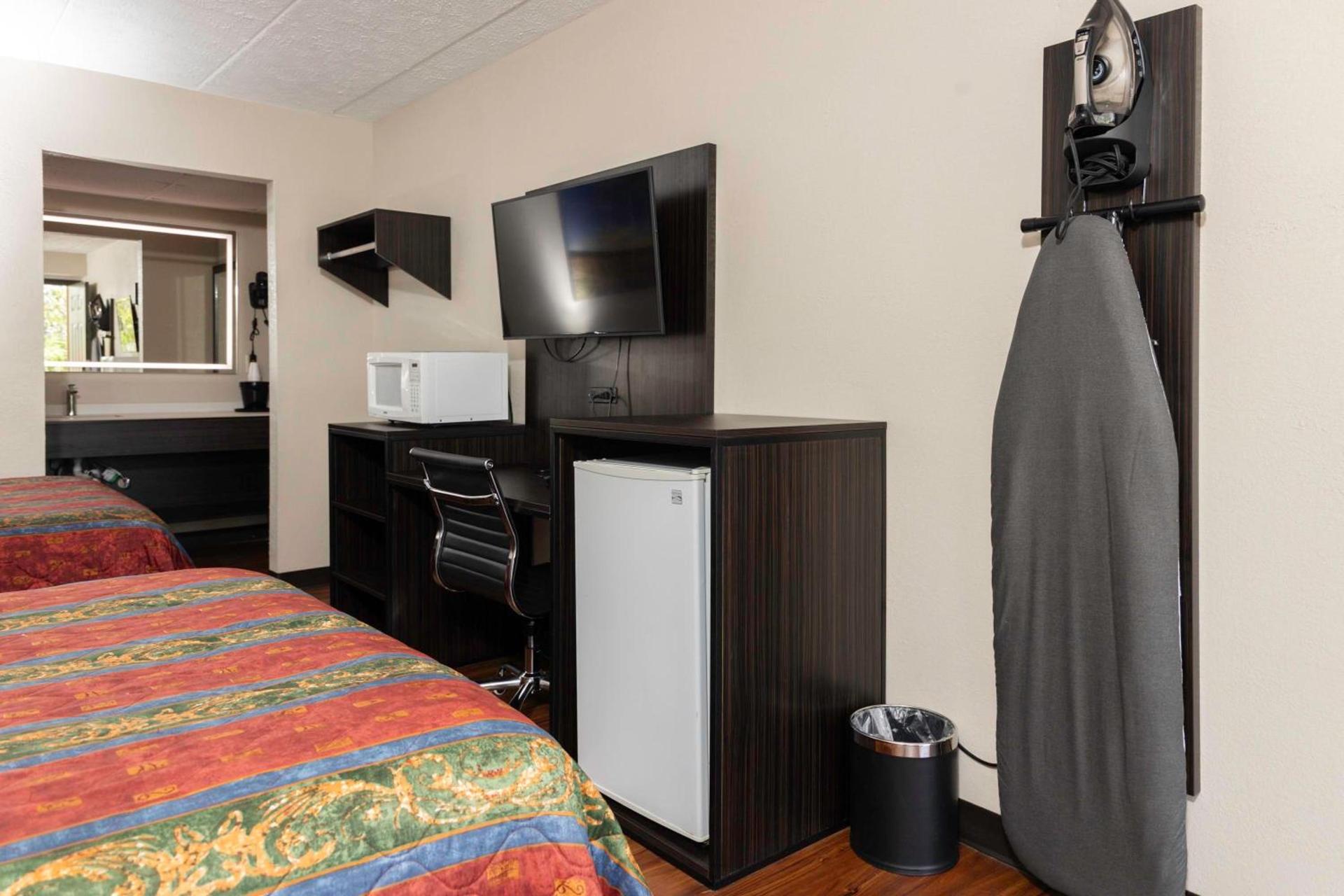Paragon Inn Hillsboro photo 6
