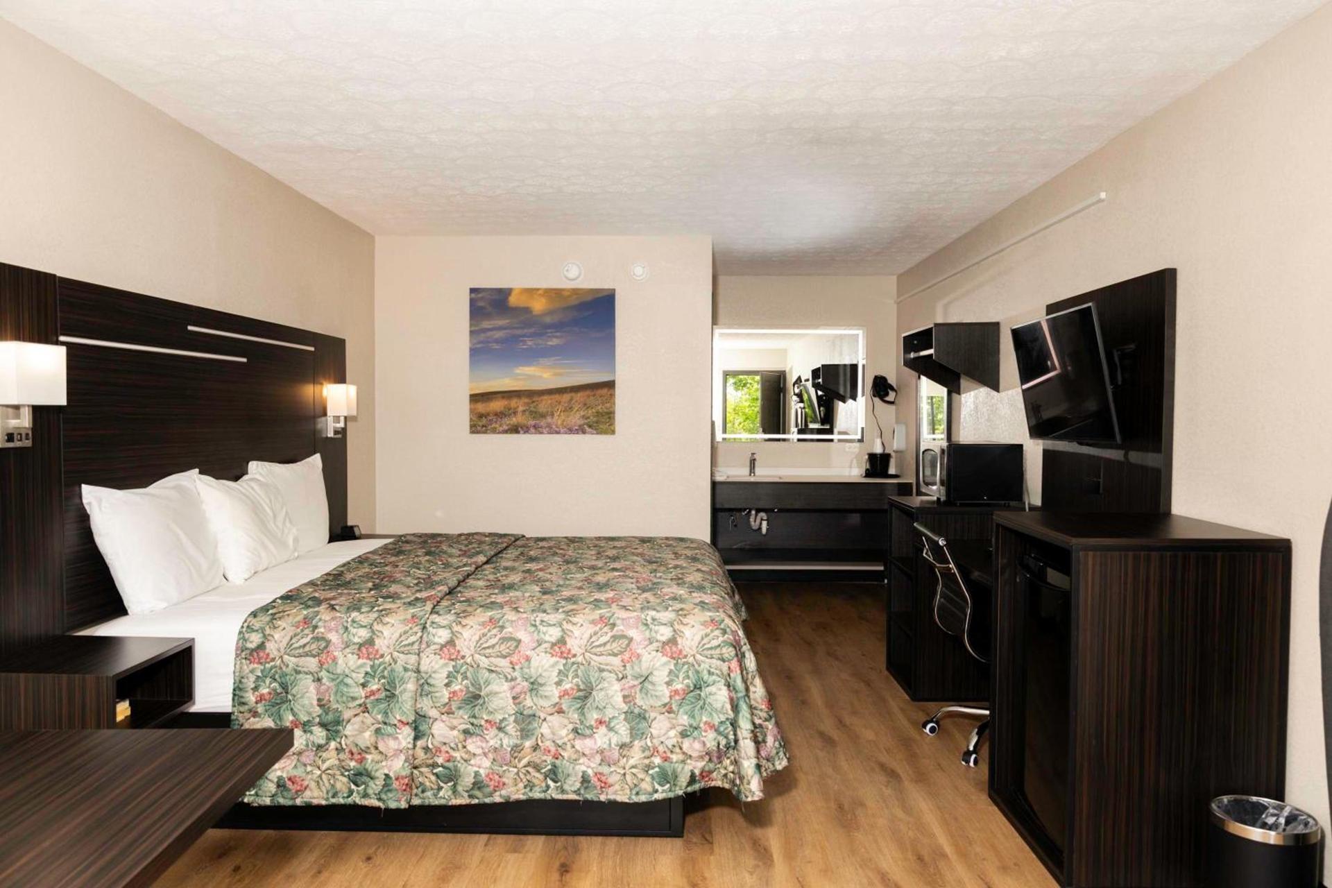 Paragon Inn Hillsboro photo 2