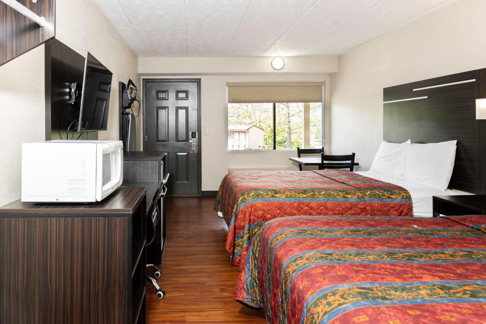 Paragon Inn Hillsboro photo 9