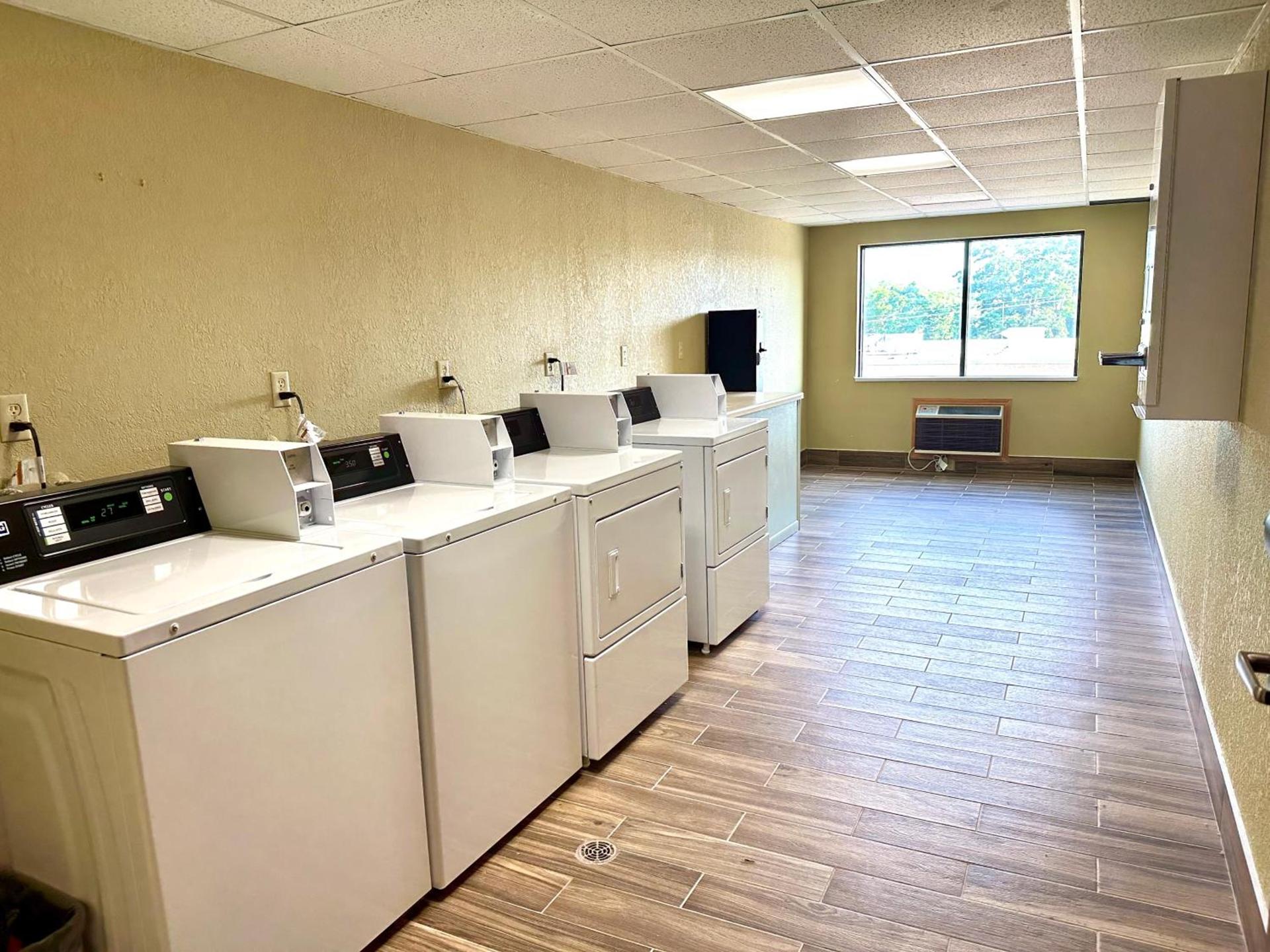 AmericInn & Suites by Wyndham Baraboo Event Center photo 20