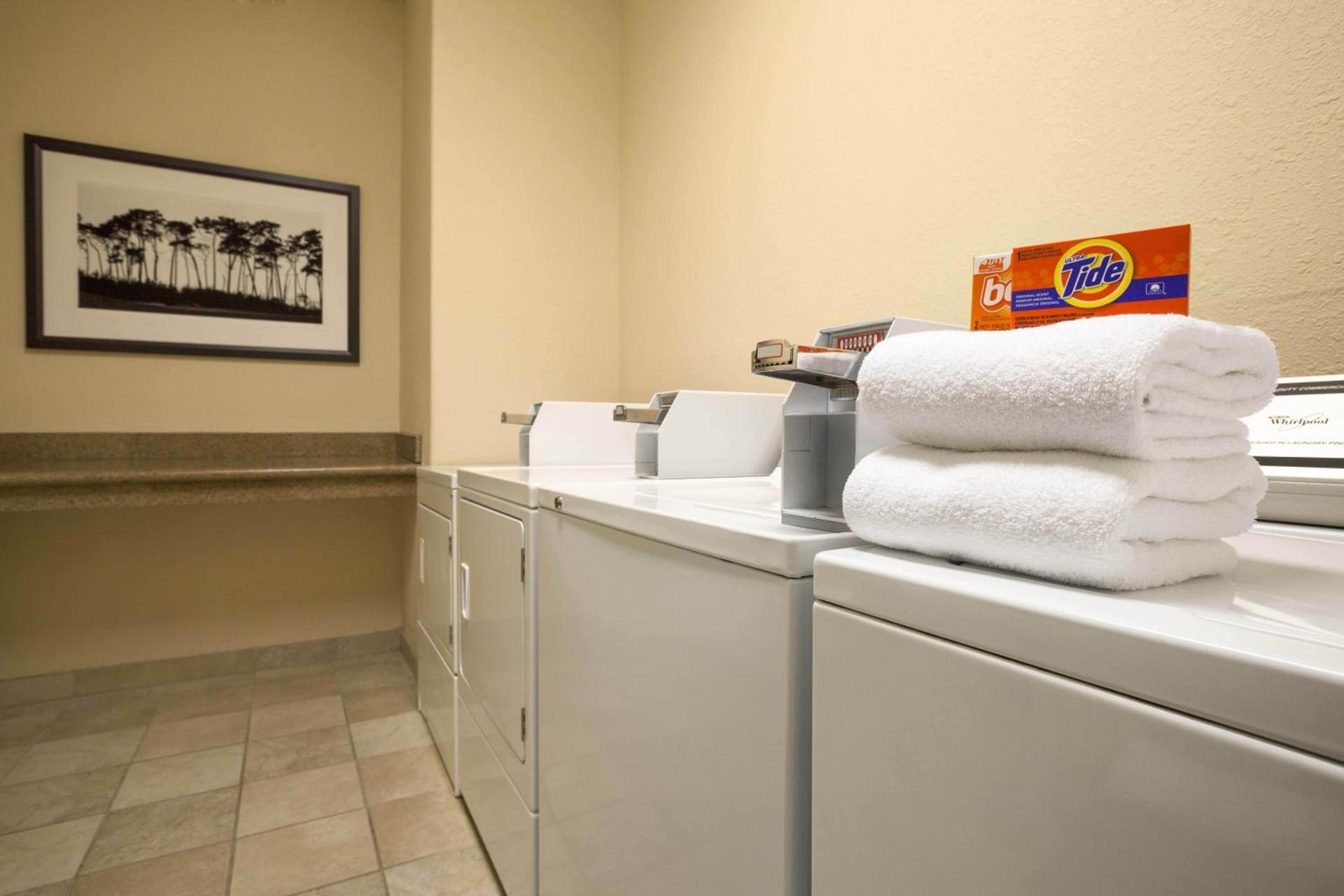Country Inn & Suites by Radisson, San Jose International Airport, CA photo 55