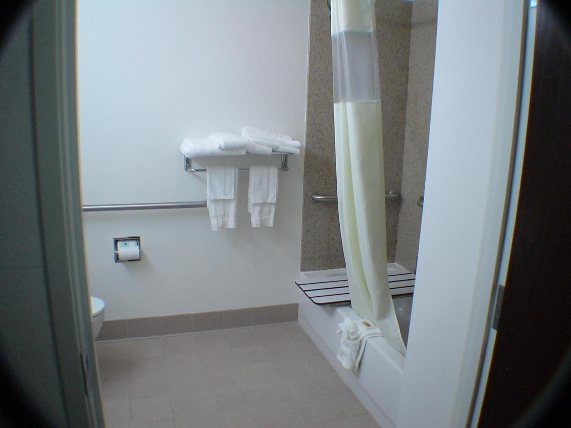 Budget Host Inn and Suites Cameron photo 26