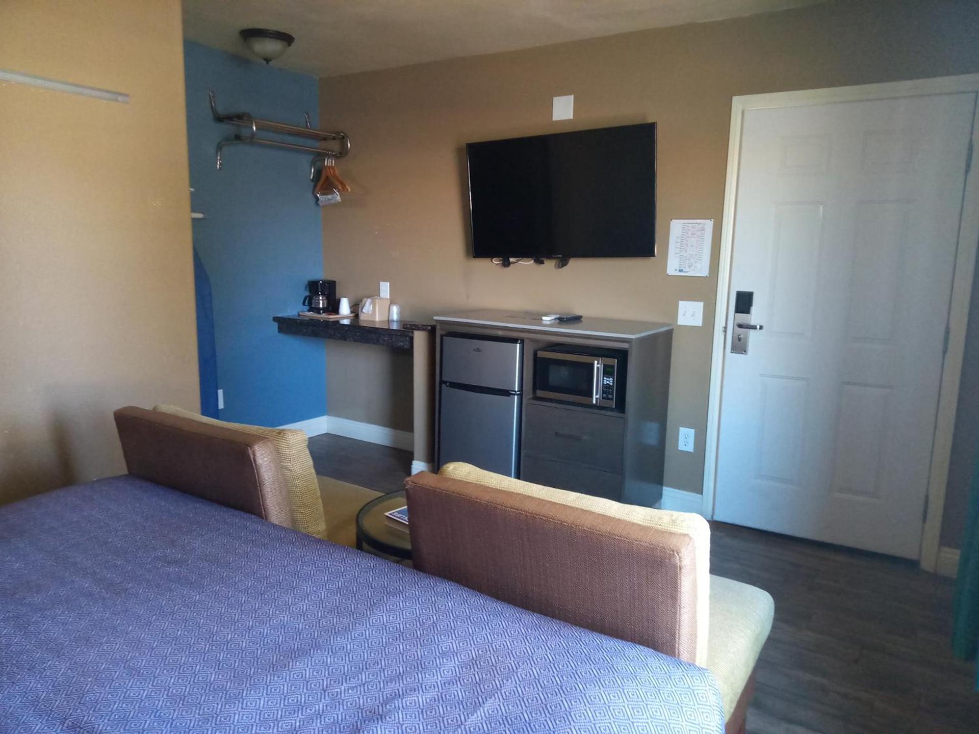 Rodeway Inn and Suites near Coachella photo 10