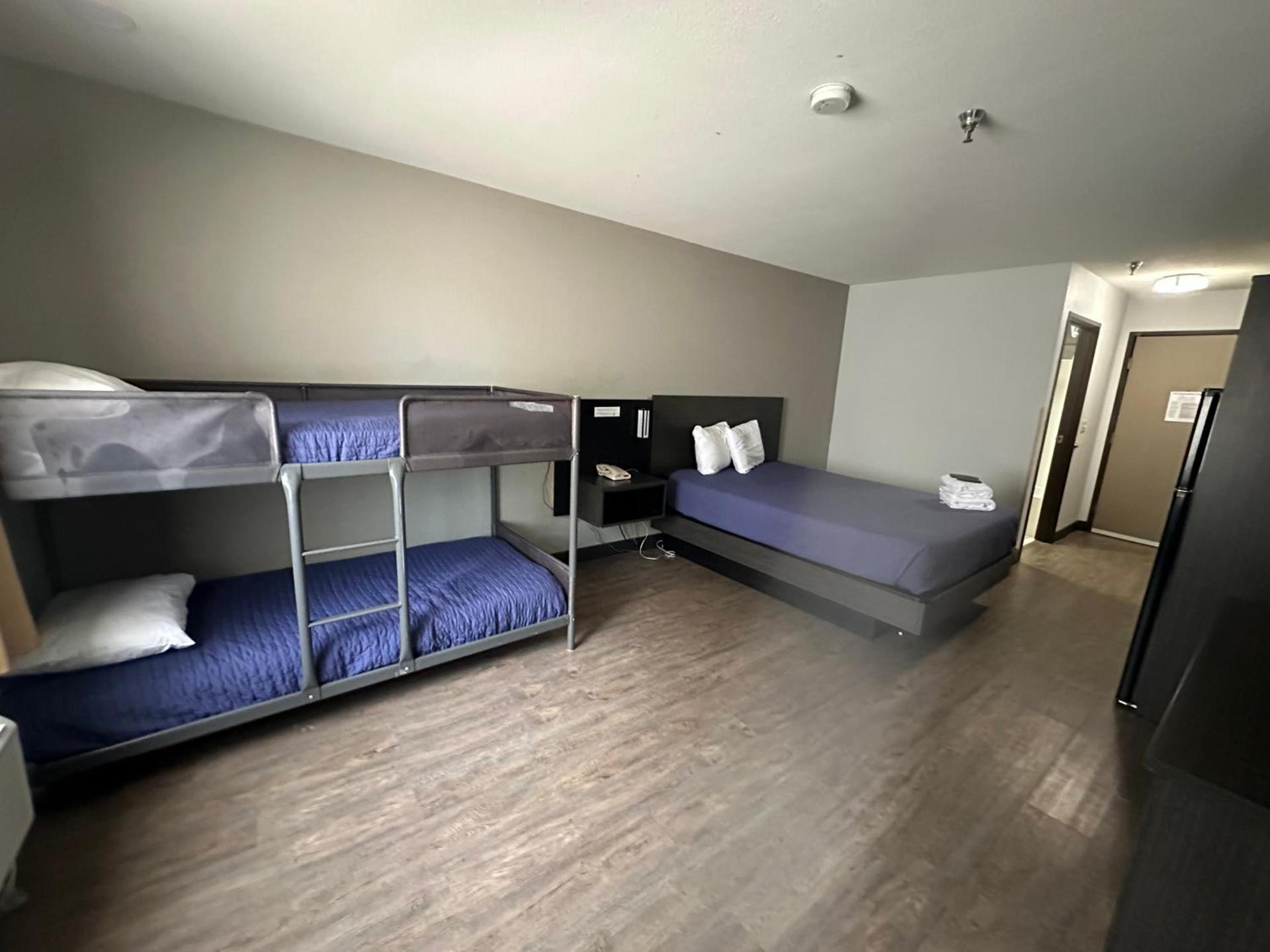 Pinetop Studio Suites photo 34