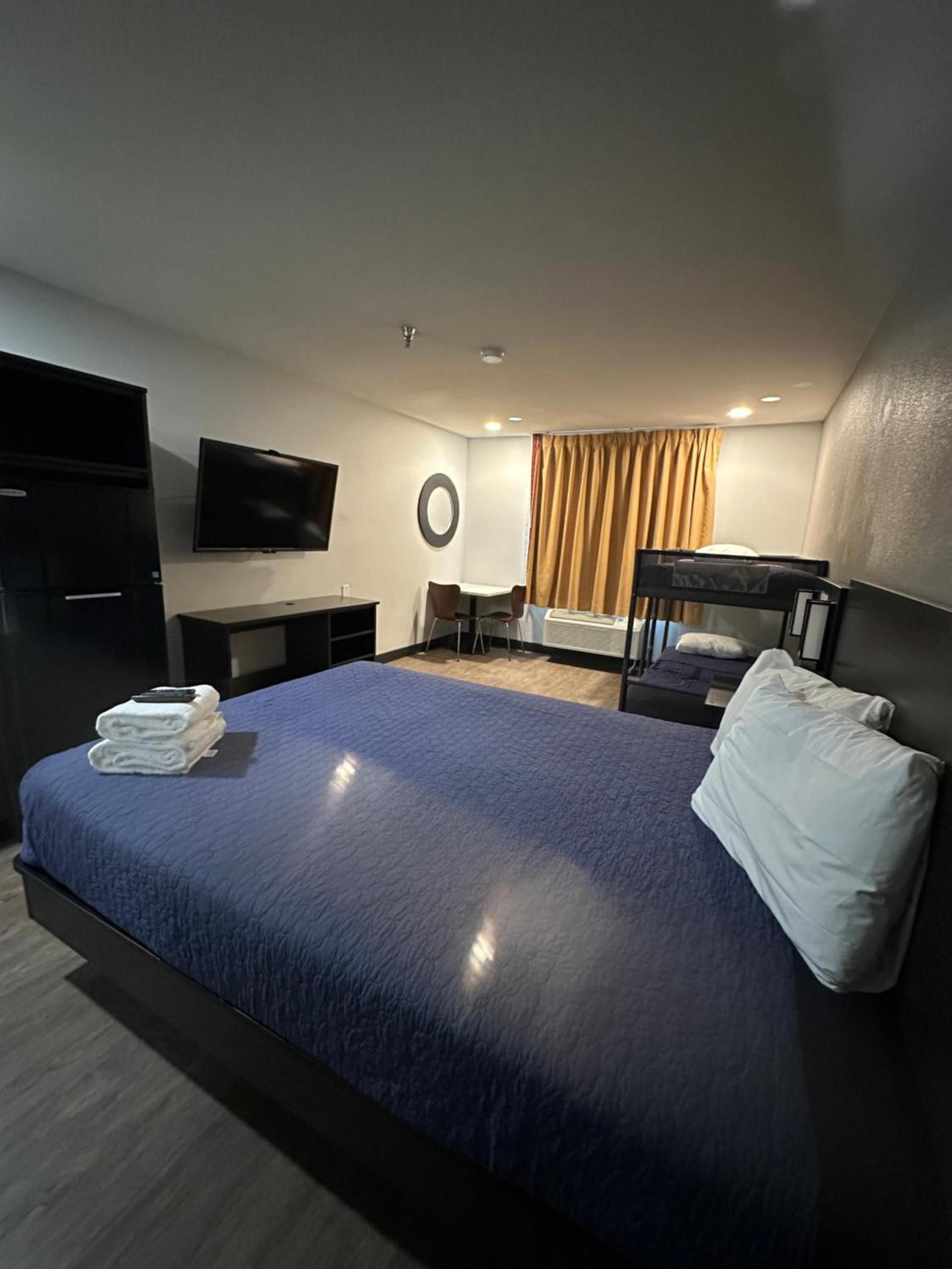 Pinetop Studio Suites photo 35