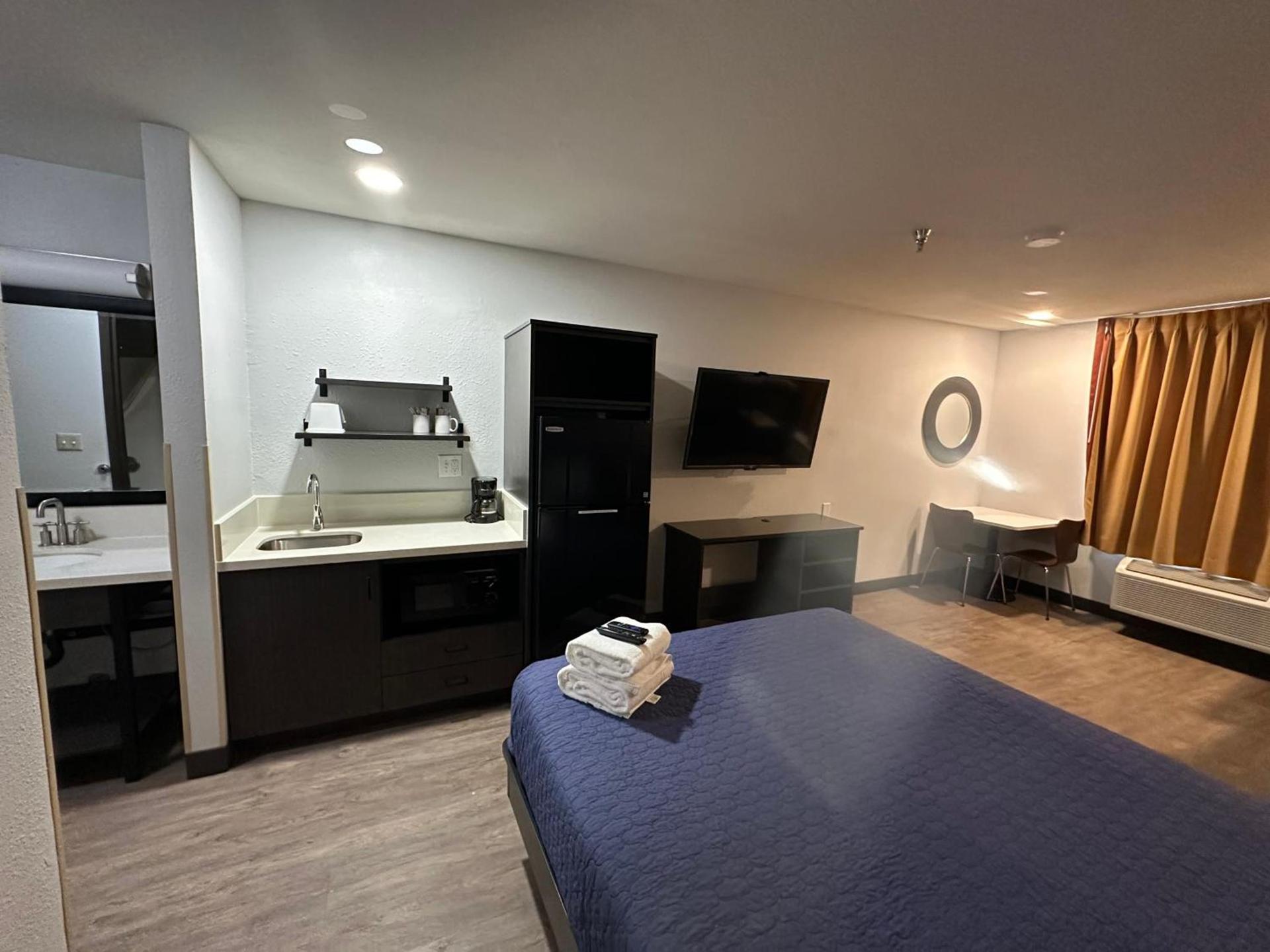 Pinetop Studio Suites photo 36