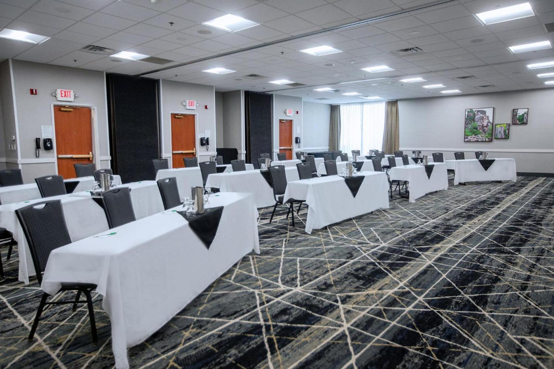 Holiday Inn Sioux Falls-City Center by IHG photo 53