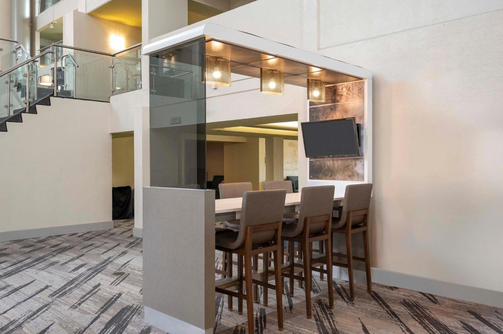 Crowne Plaza Indianapolis-Airport by IHG photo 28