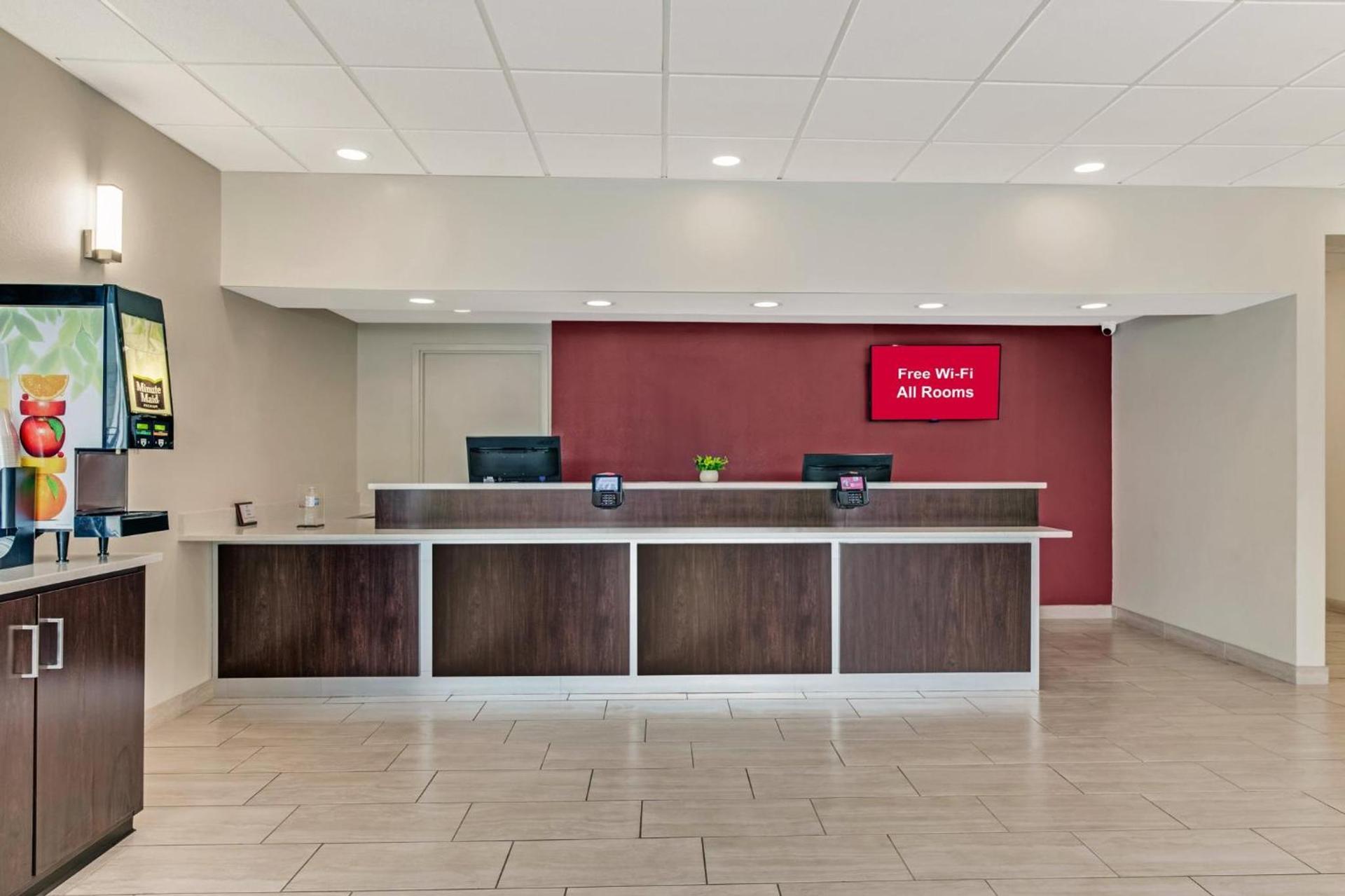 Red Roof Inn & Suites Wilkesboro photo 16
