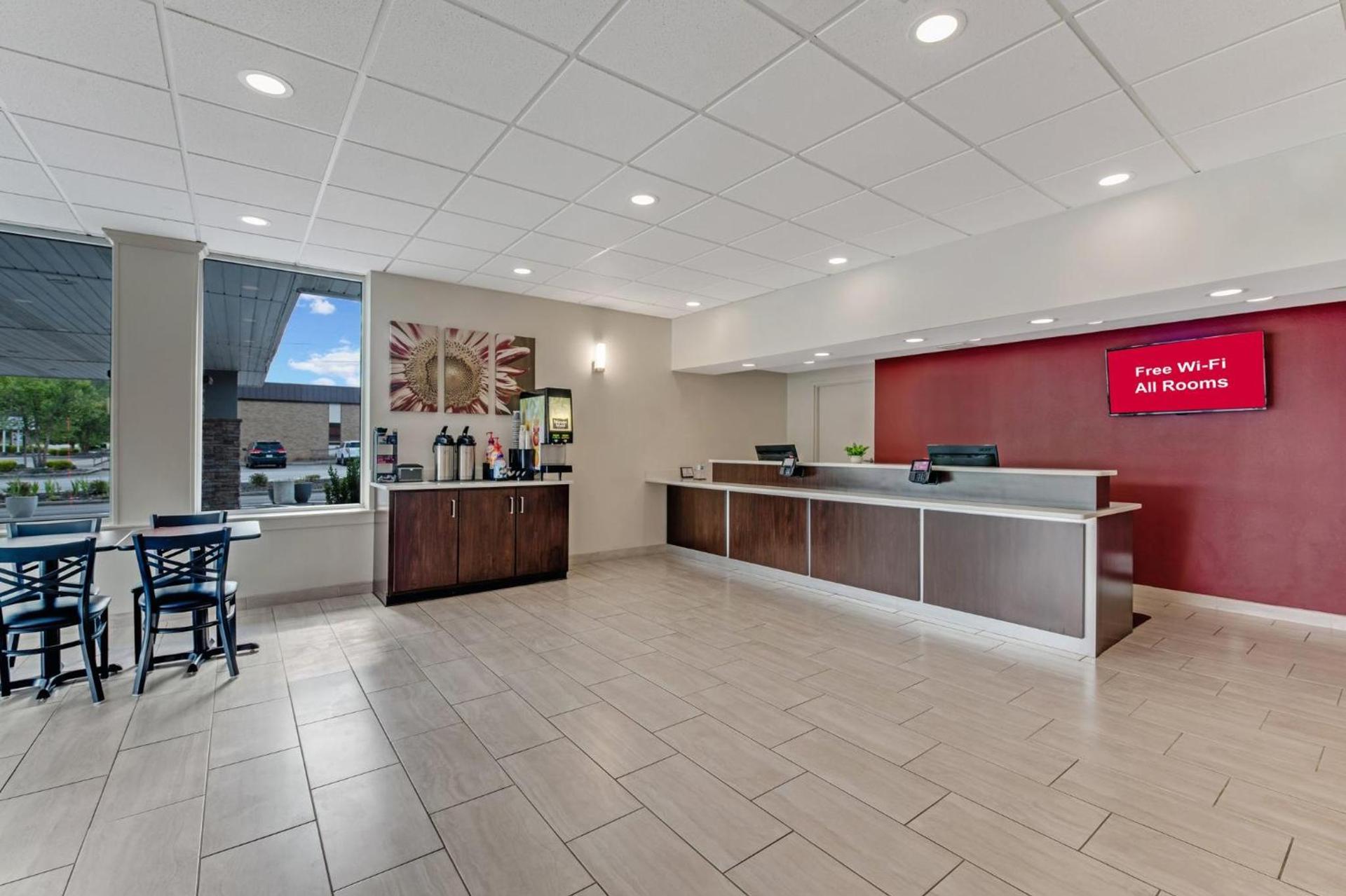 Red Roof Inn & Suites Wilkesboro photo 17