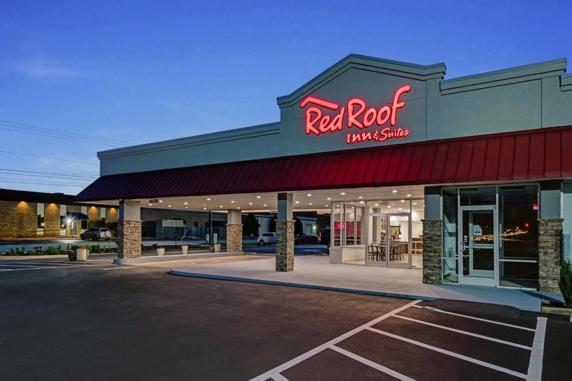 Red Roof Inn & Suites Wilkesboro photo 7