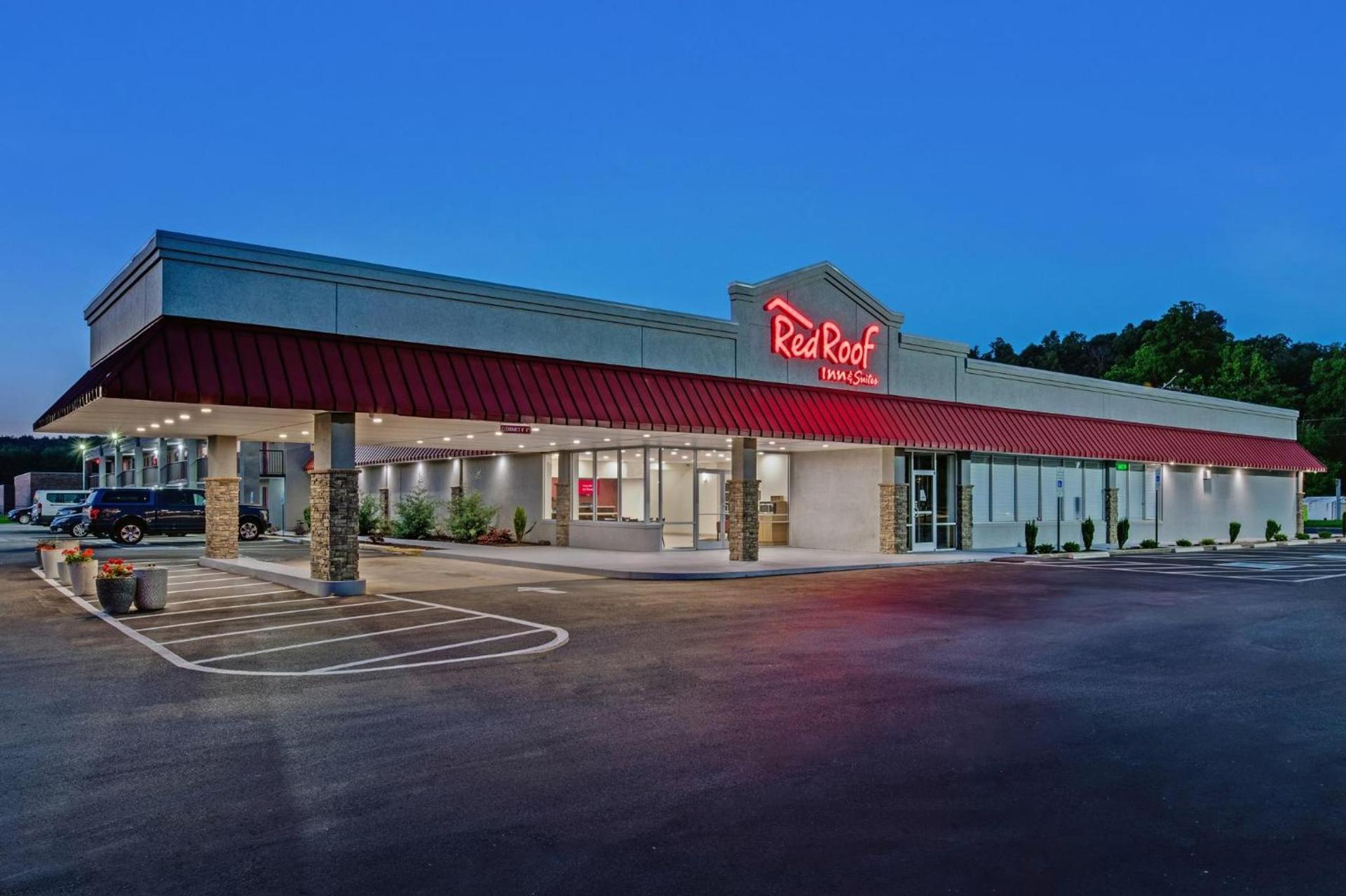 Red Roof Inn & Suites Wilkesboro photo 6