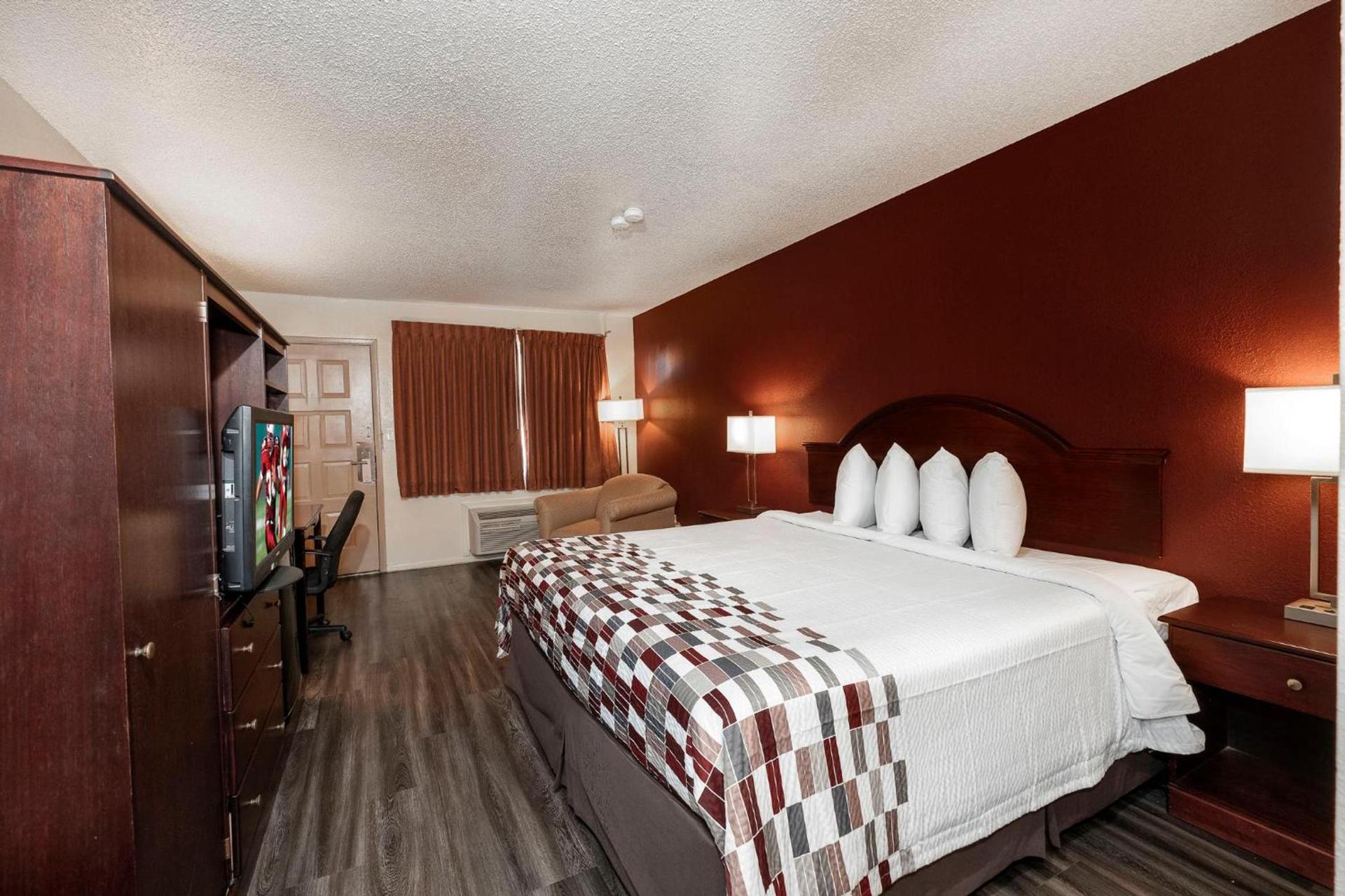 Econo Lodge Childress photo 33