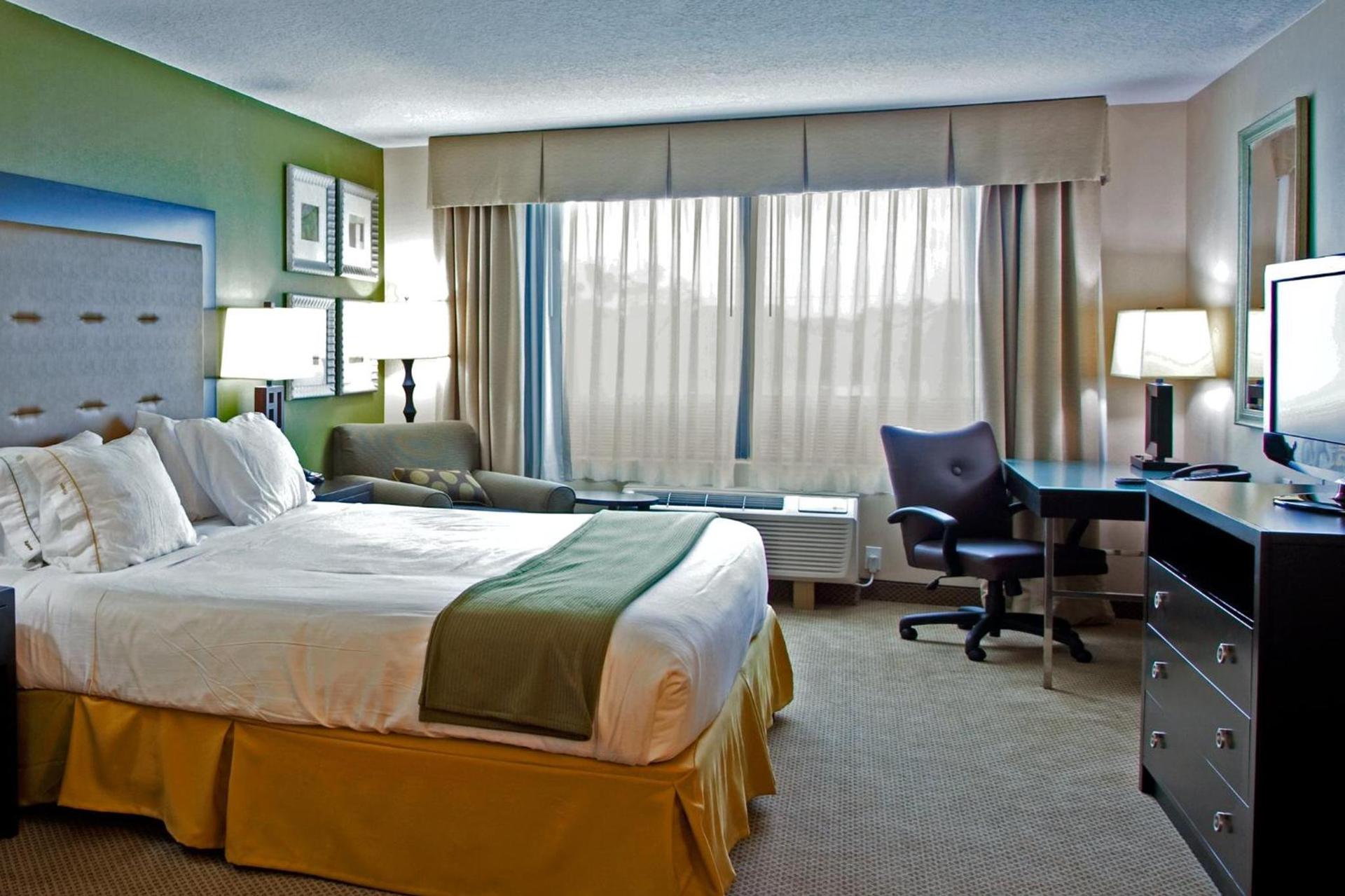 Holiday Inn Express & Suites Jacksonville - Atlantic Beach by IHG photo 32